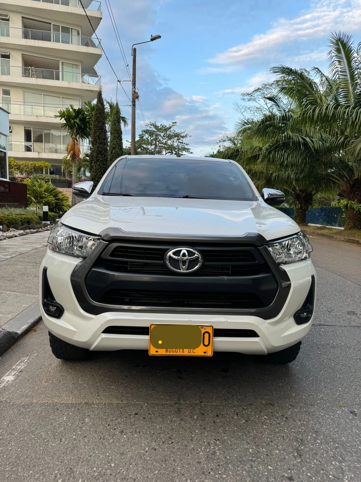 Toyota Hilux 2.4 diésel automática