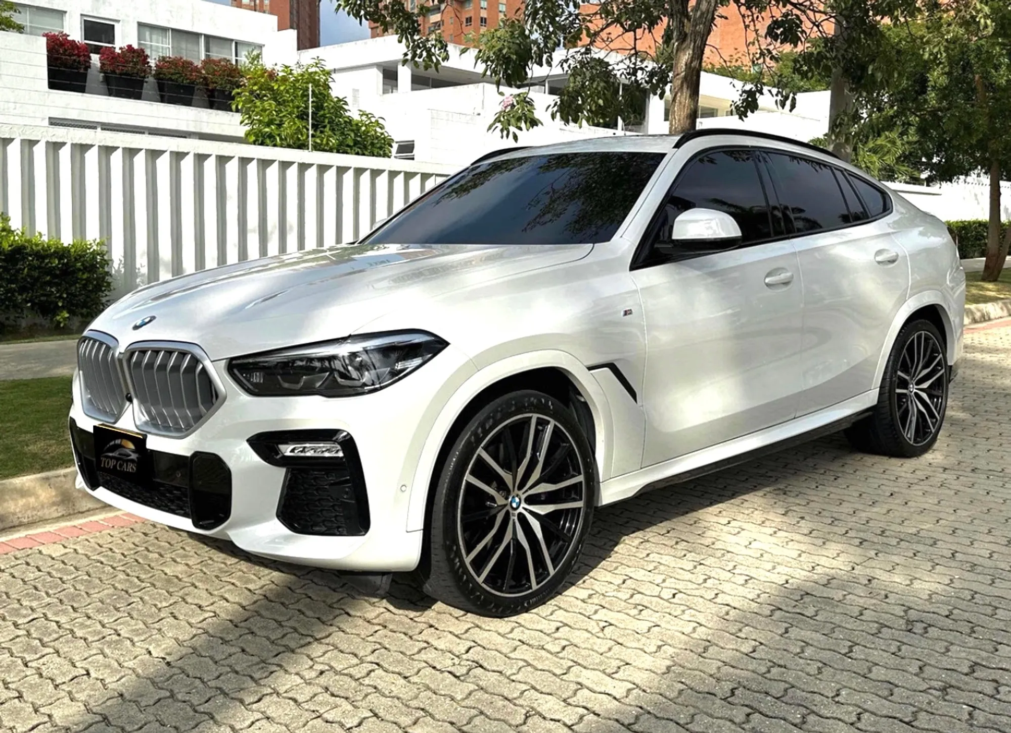 BMW X6 XDRIVE40i 2021