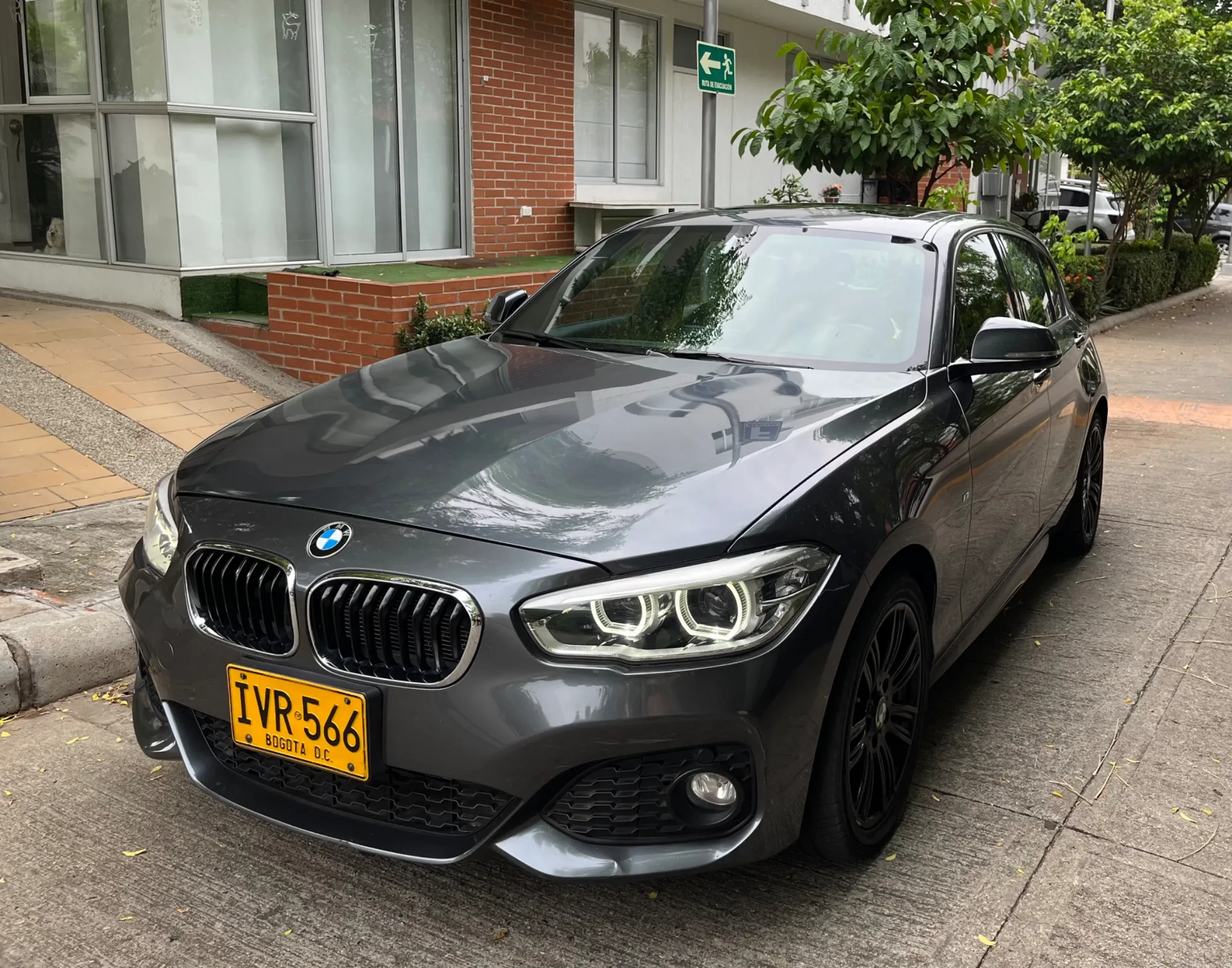 BMW 120 i Edición M