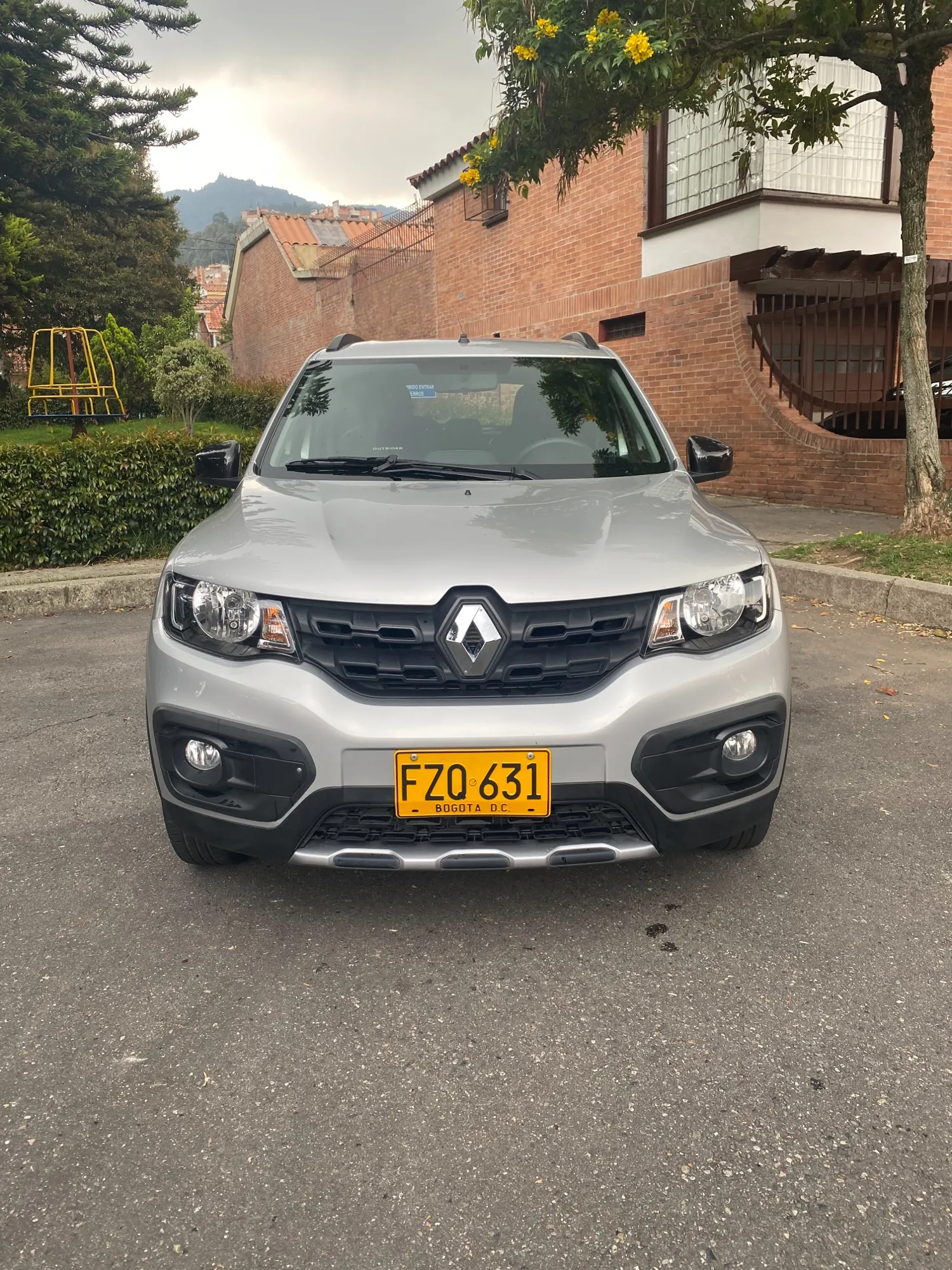 Renault kwid outsider