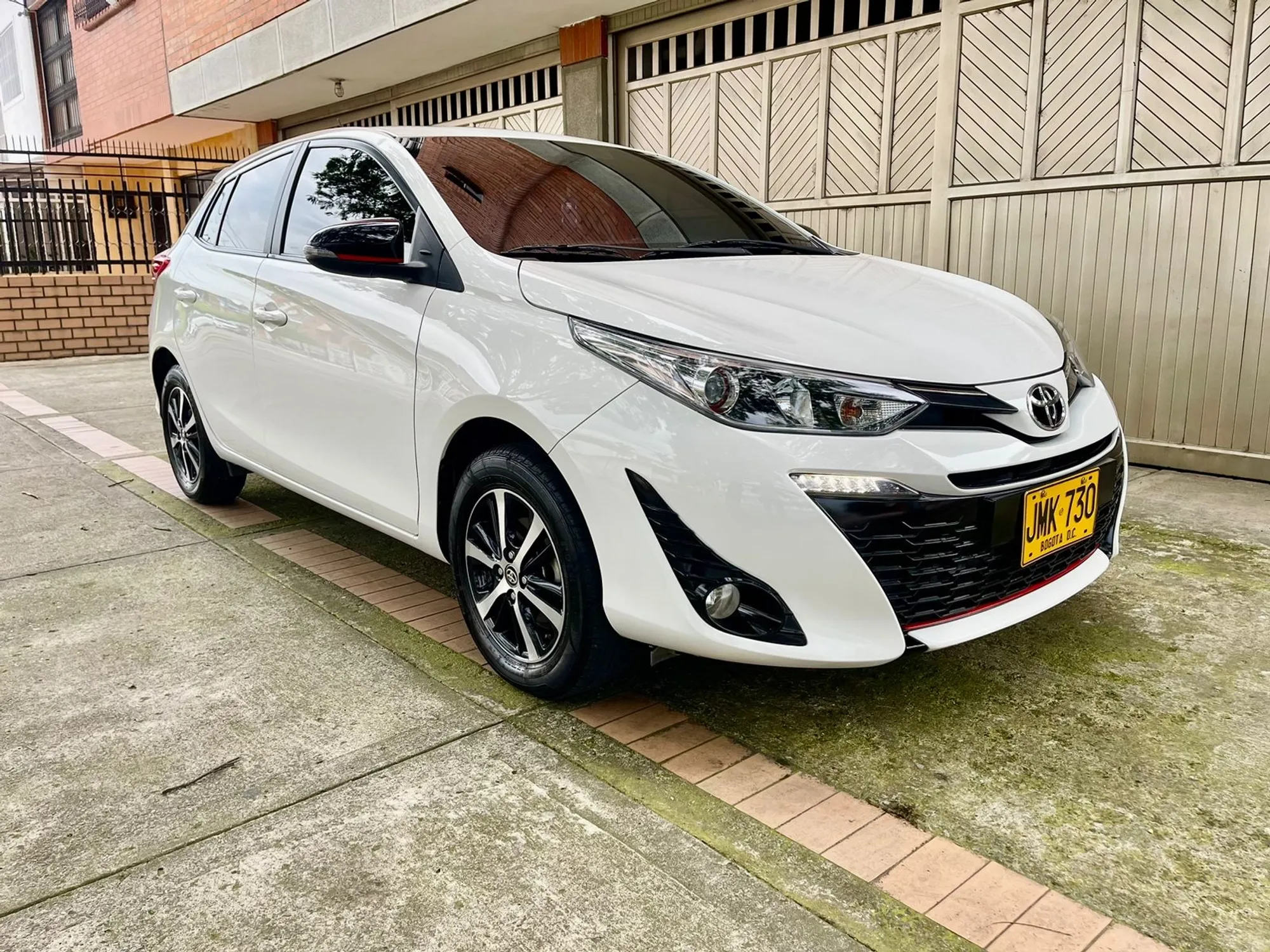 Toyota yaris s versión más full