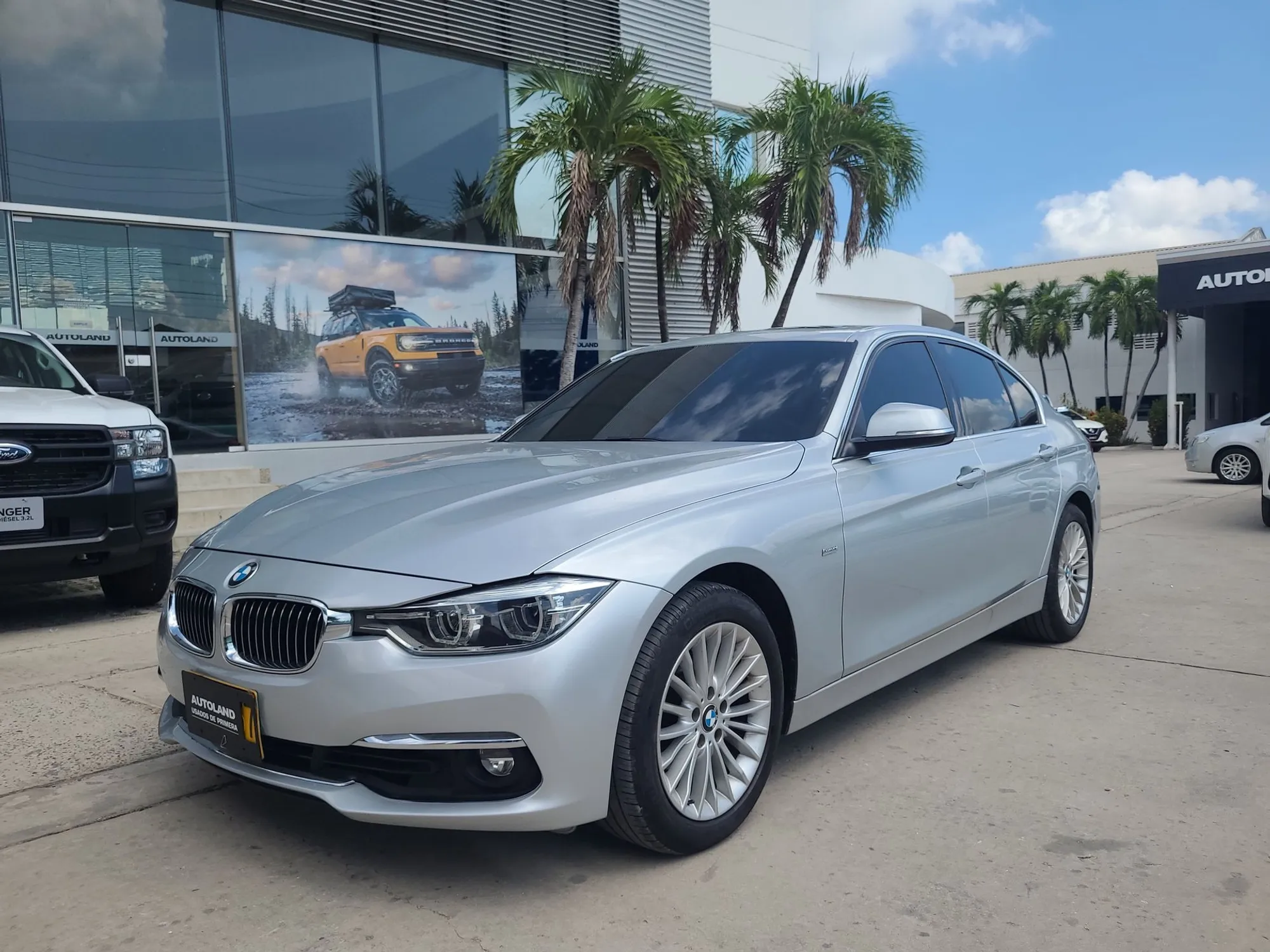 BMW 320i Luxury 2017