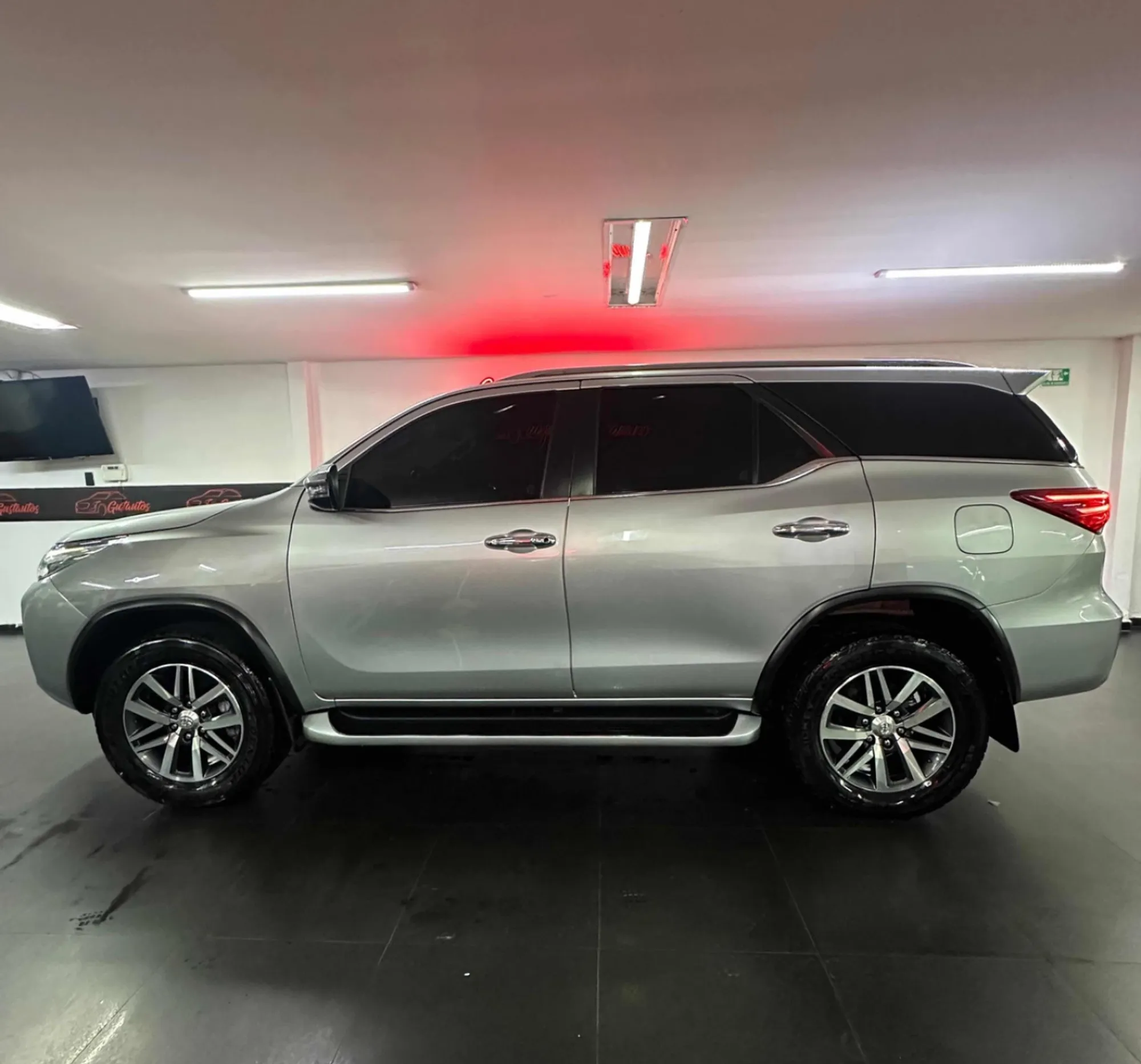 Toyota Fortuner SRV 2020