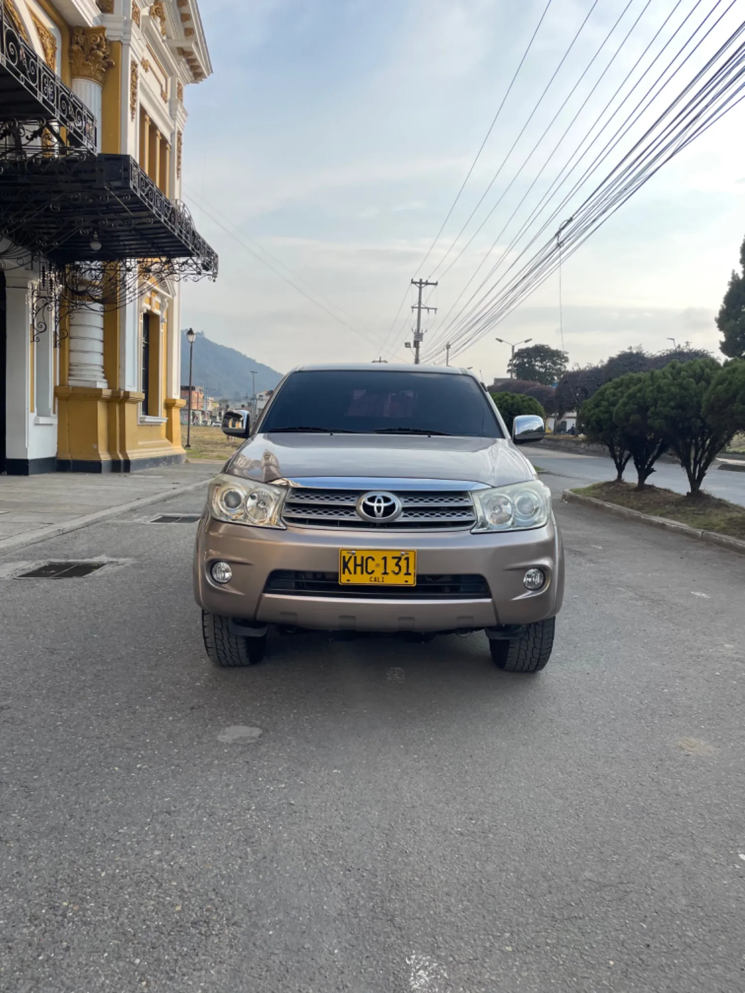 Toyota Fortuner 2011 AT 2.7 4x4