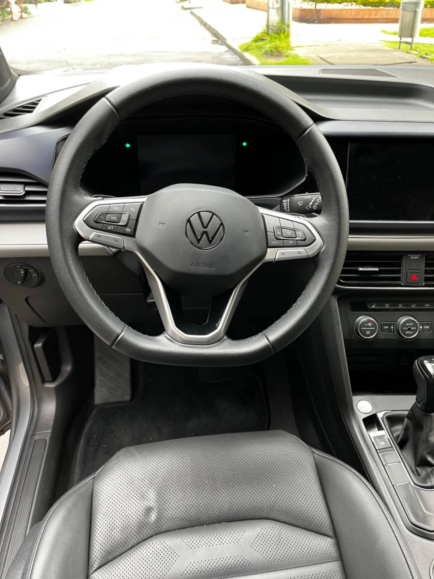 Volkswagen Taos 2022 gris