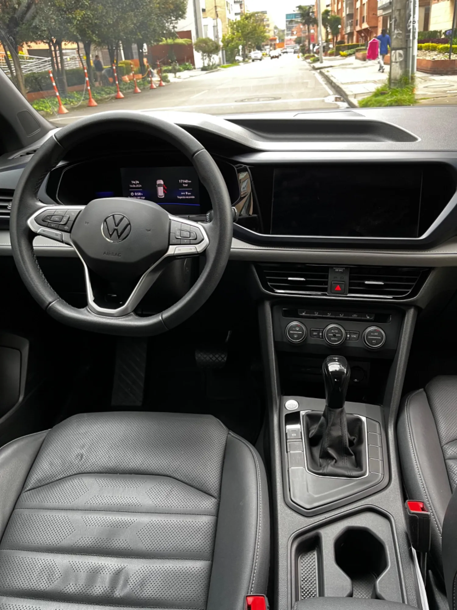 Volkswagen Taos 2022 gris