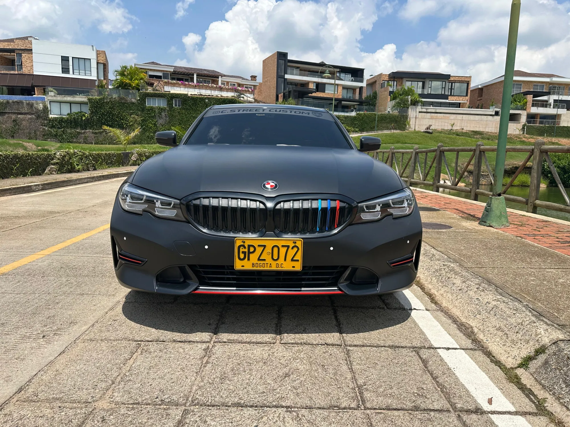 BMW 330i