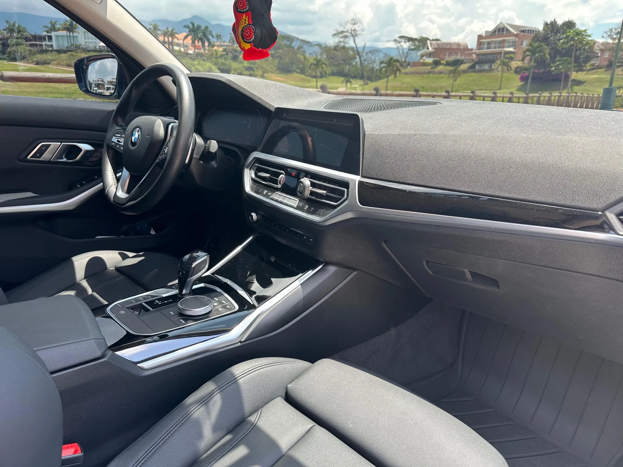 BMW 330i