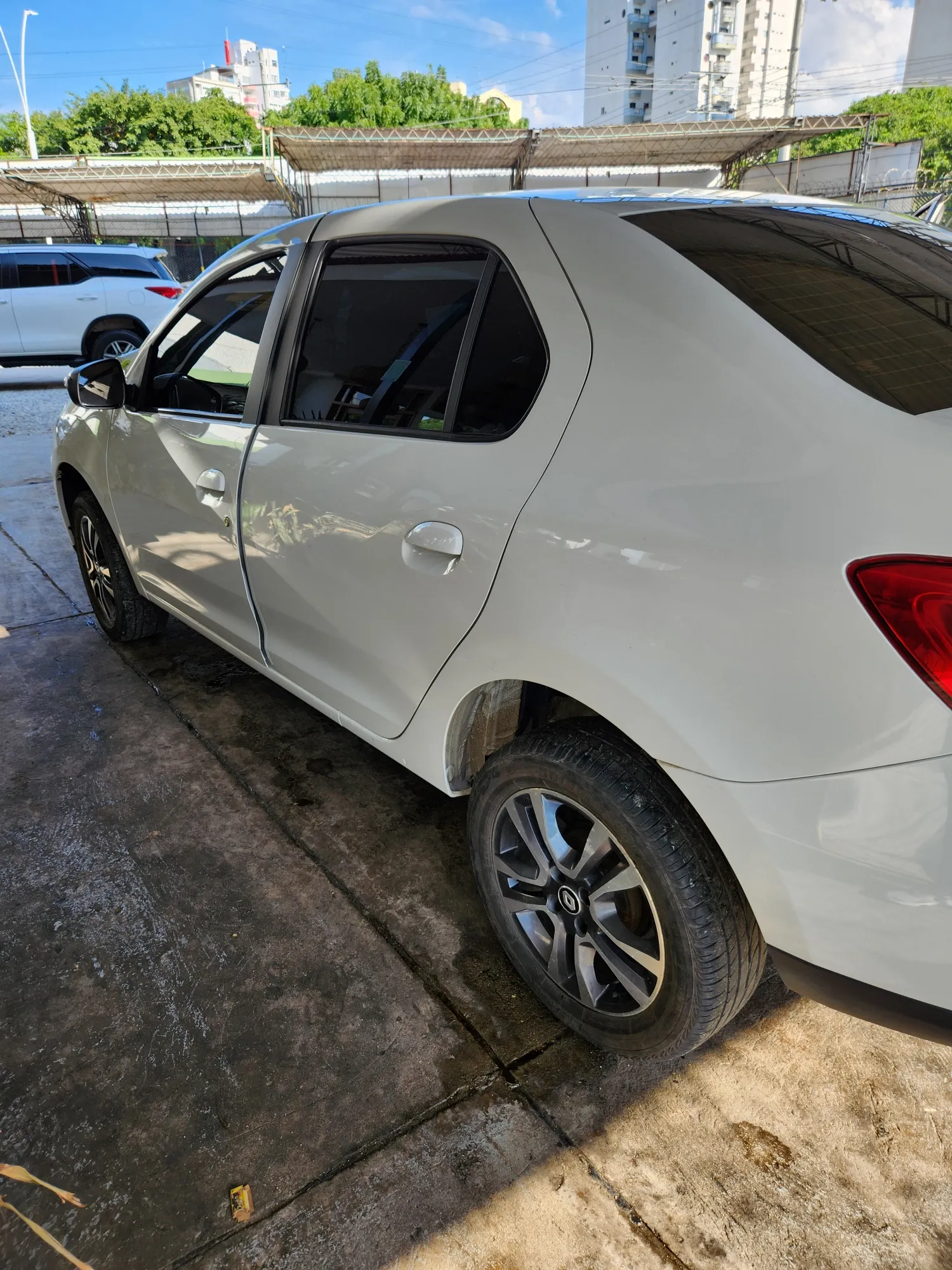 Renault logan intens 2024