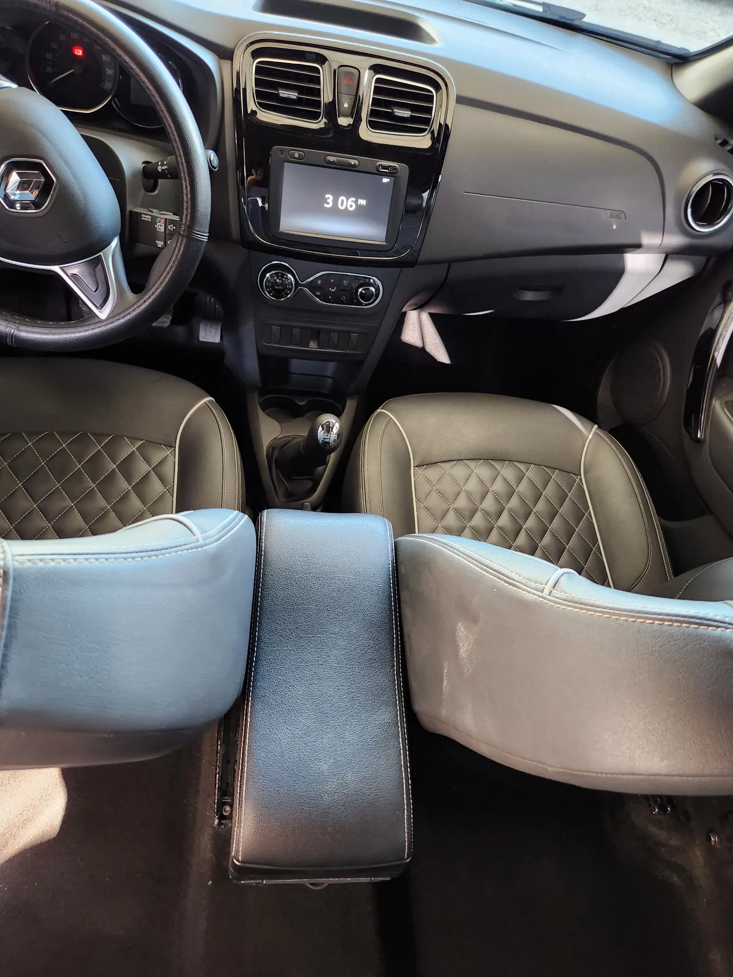 Renault logan intens 2024