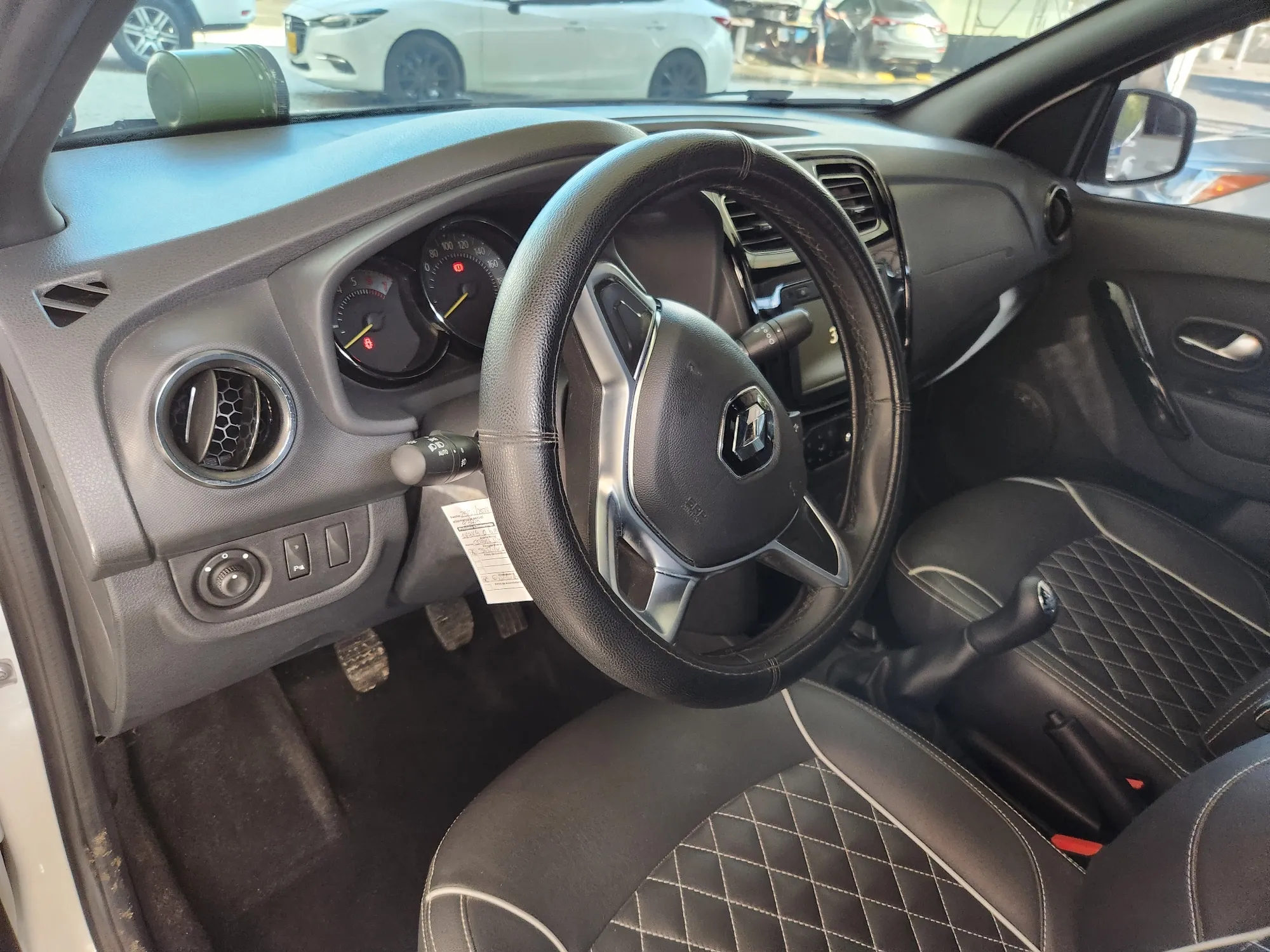Renault logan intens 2024
