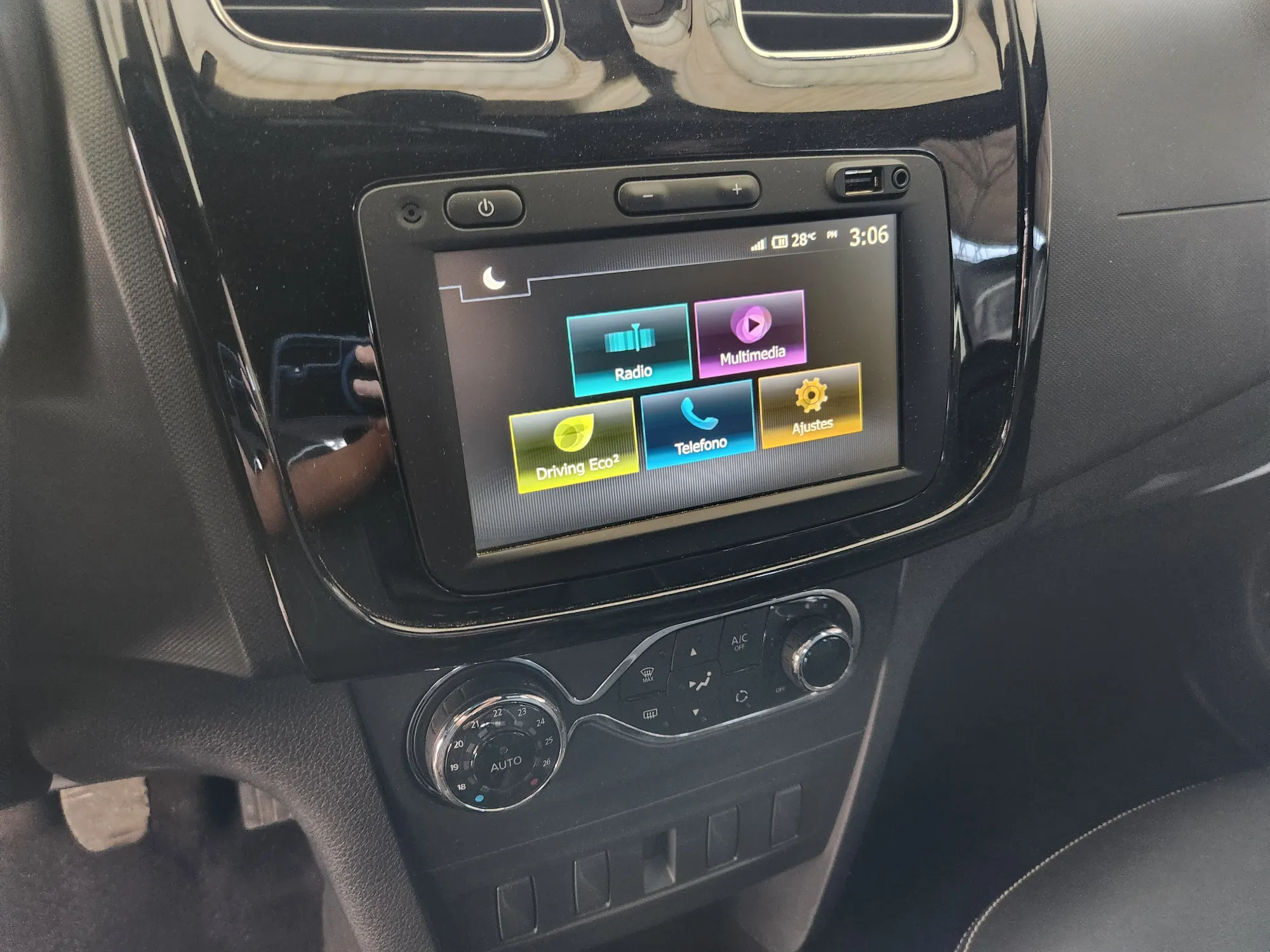 Renault logan intens 2024