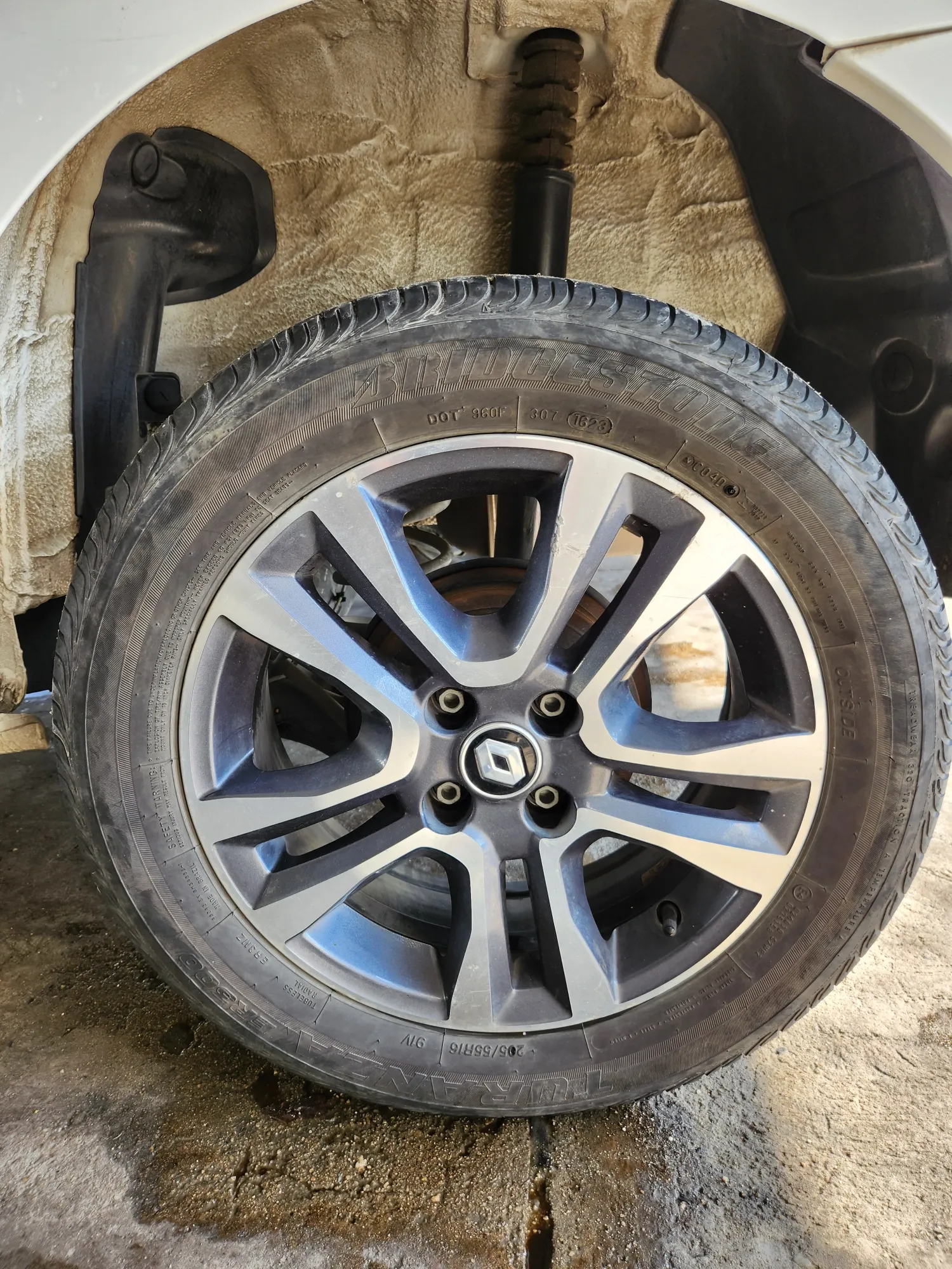 Renault logan intens 2024