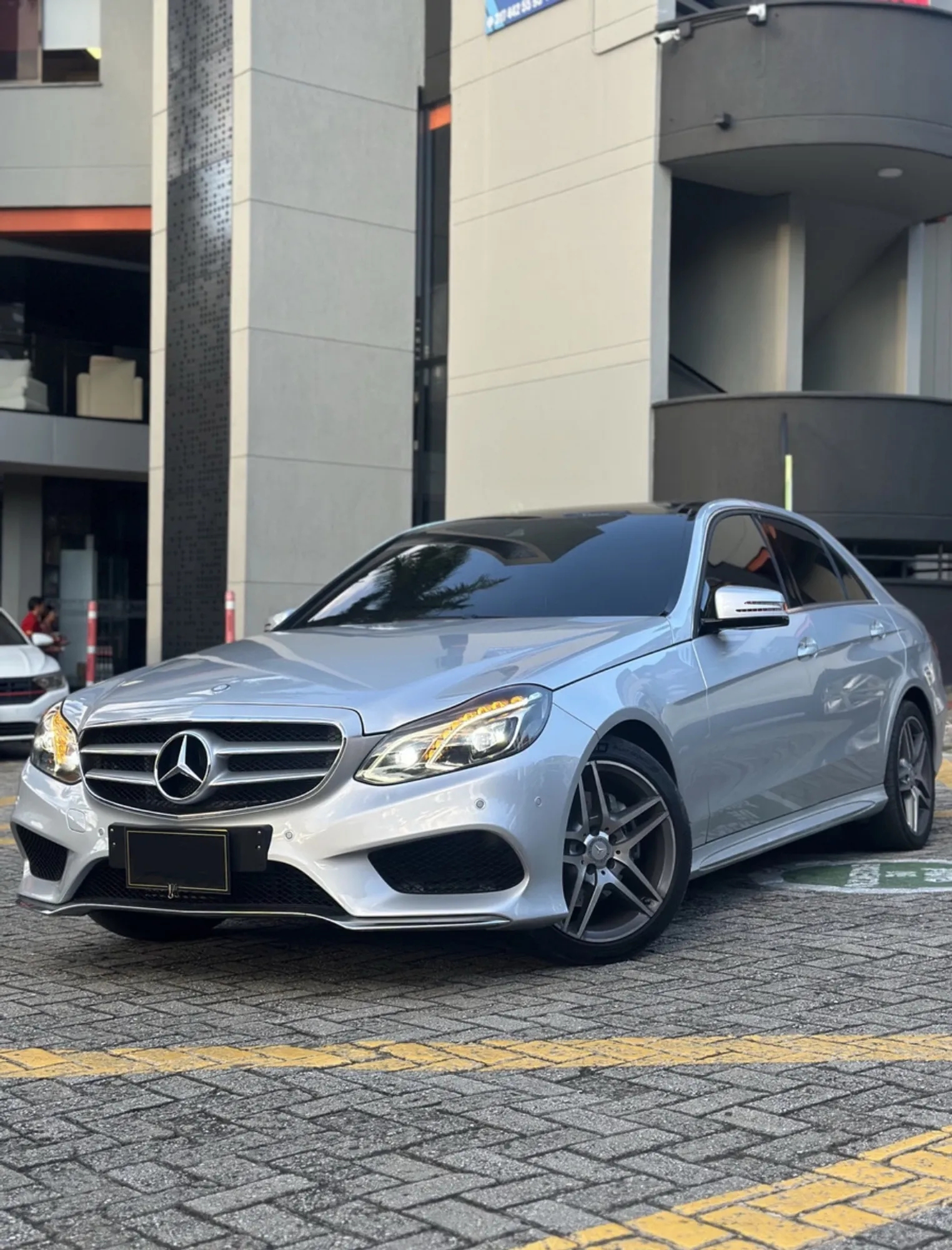 Mercedes Benz E250 AMG LINE - 73146