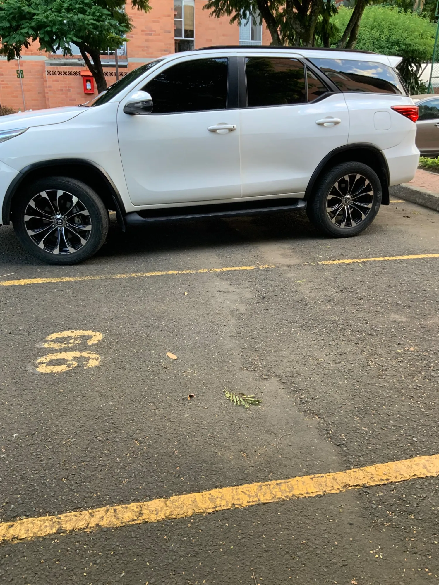 Toyota Fortuner - vendo o permuto  modelo 2019TD