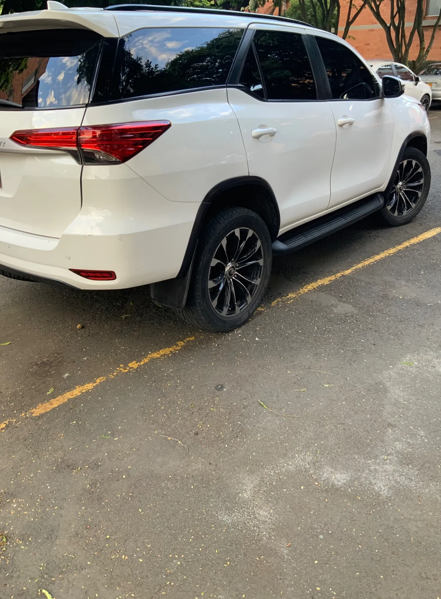 Toyota Fortuner - vendo o permuto  modelo 2019TD