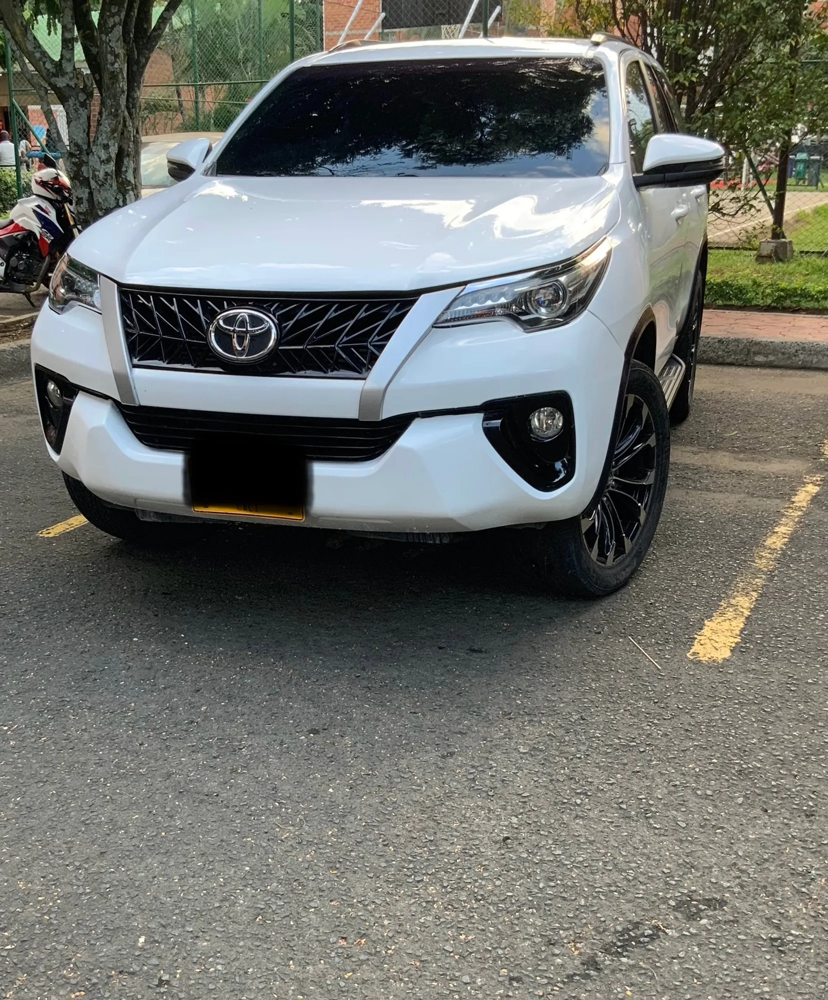 Toyota Fortuner - vendo o permuto  modelo 2019TD