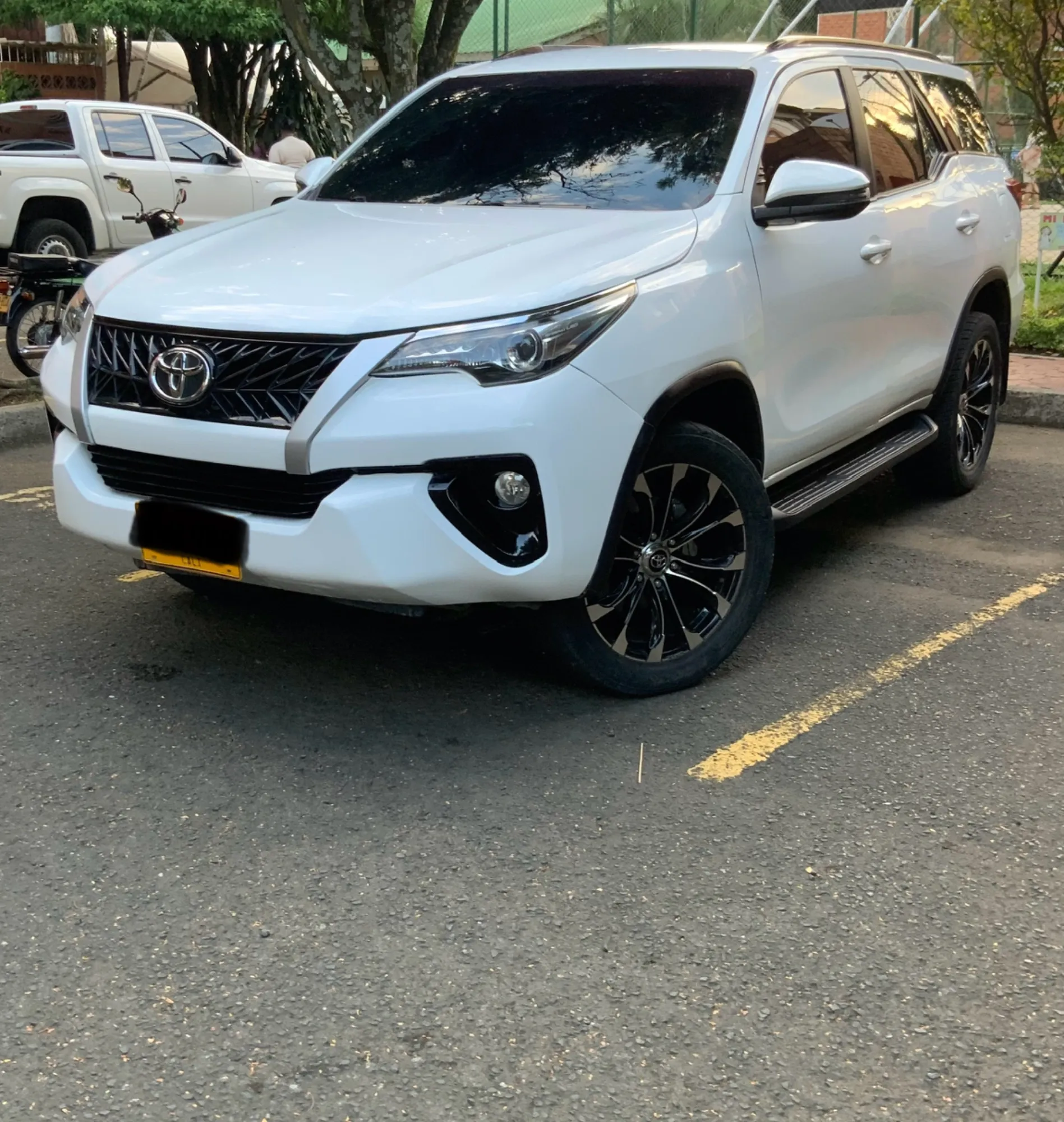 Toyota Fortuner - vendo o permuto  modelo 2019TD