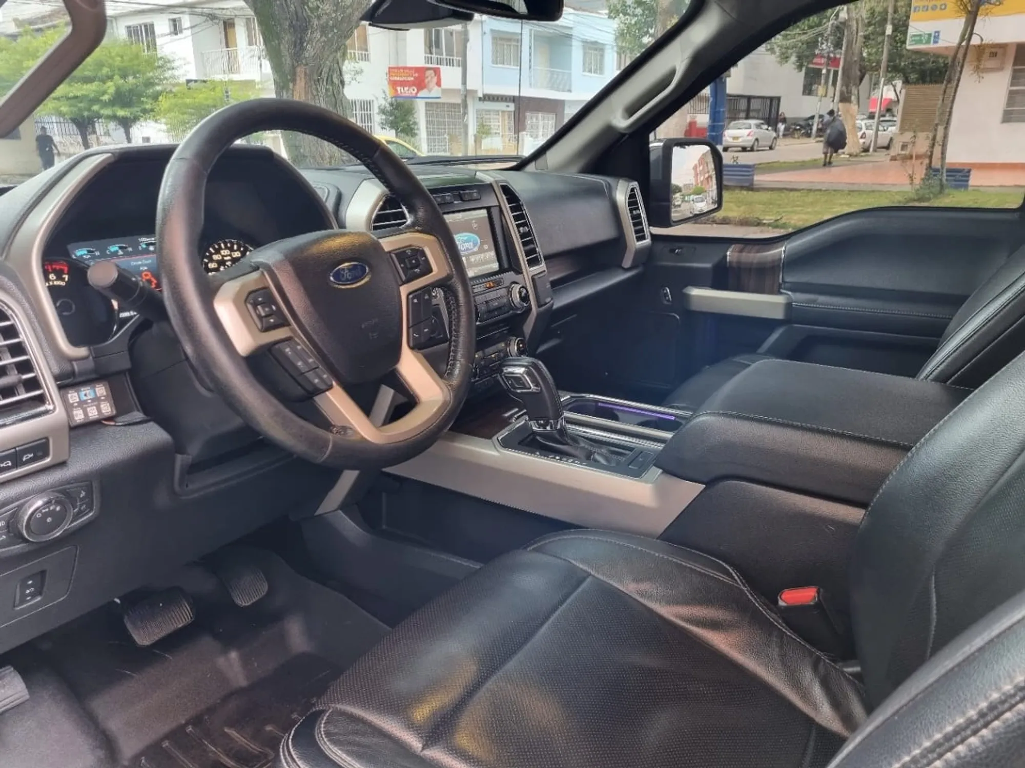 Ford F 150 lariat blindado 2 plus 