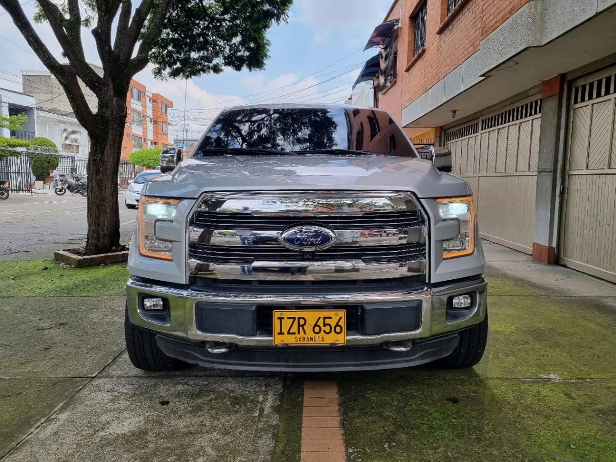 Ford F 150 lariat blindado 2 plus 