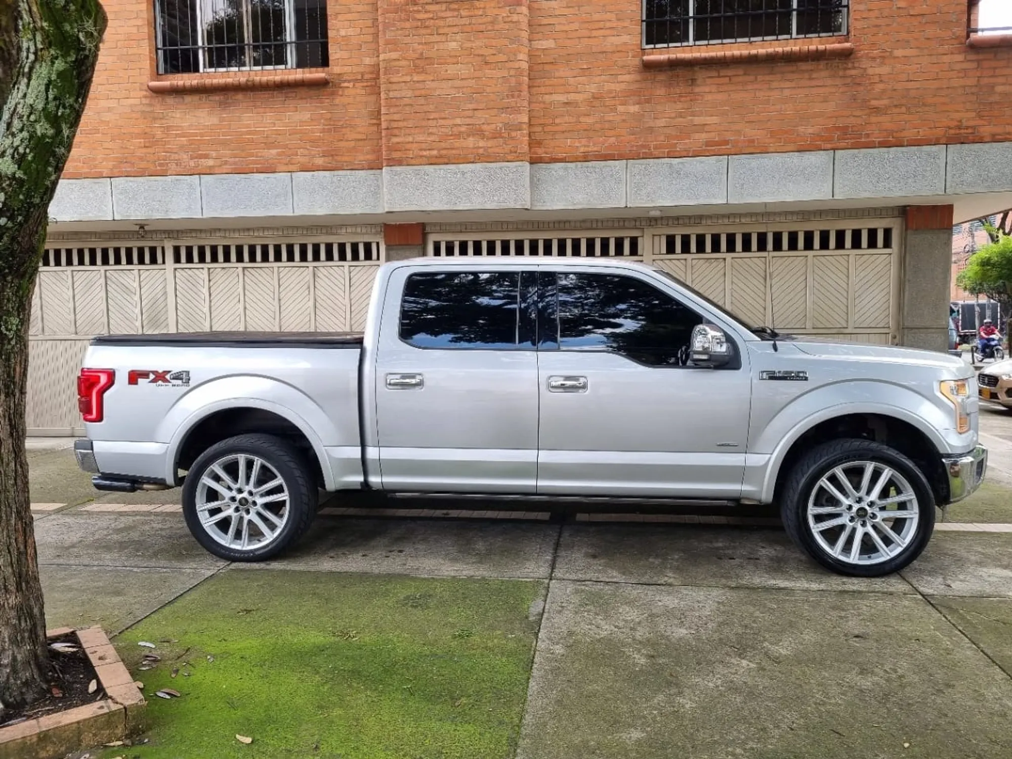 Ford F 150 lariat blindado 2 plus 