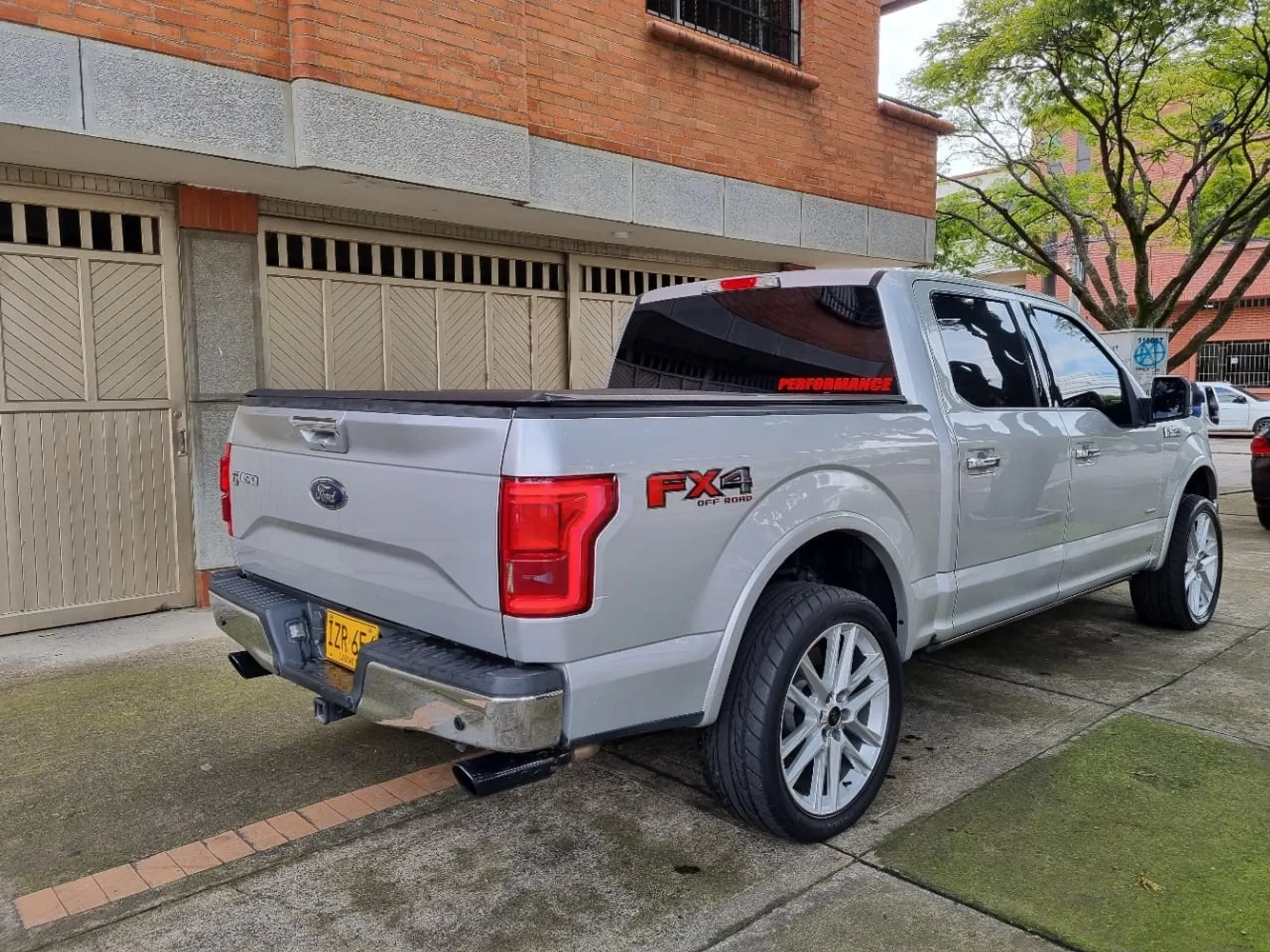 Ford F 150 lariat blindado 2 plus 