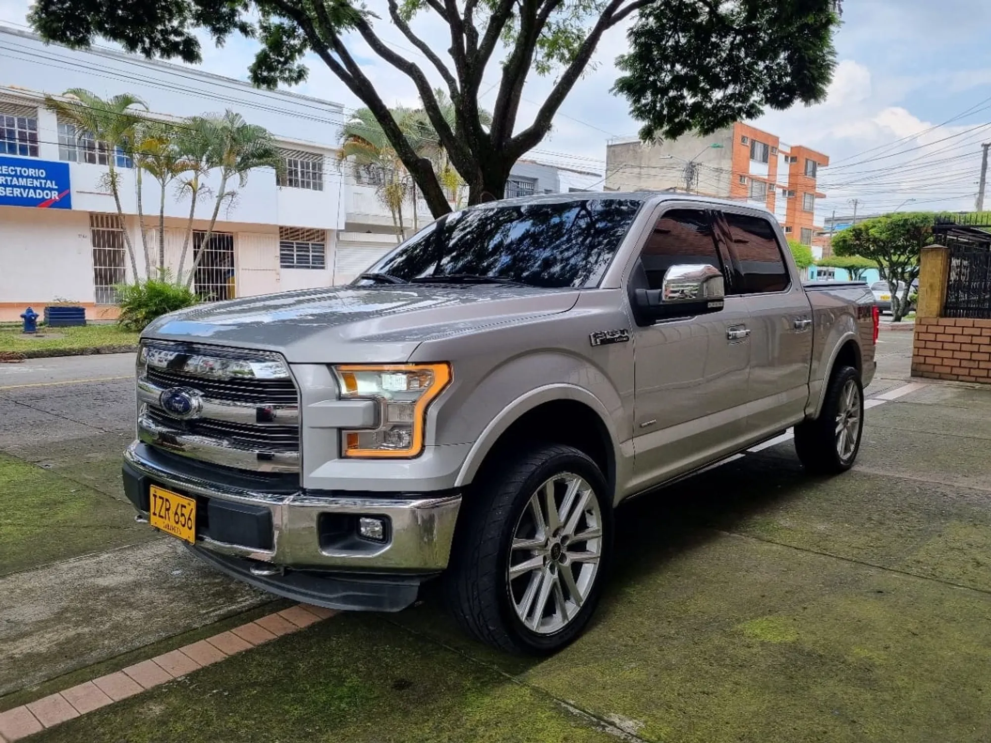 Ford F 150 lariat blindado 2 plus 