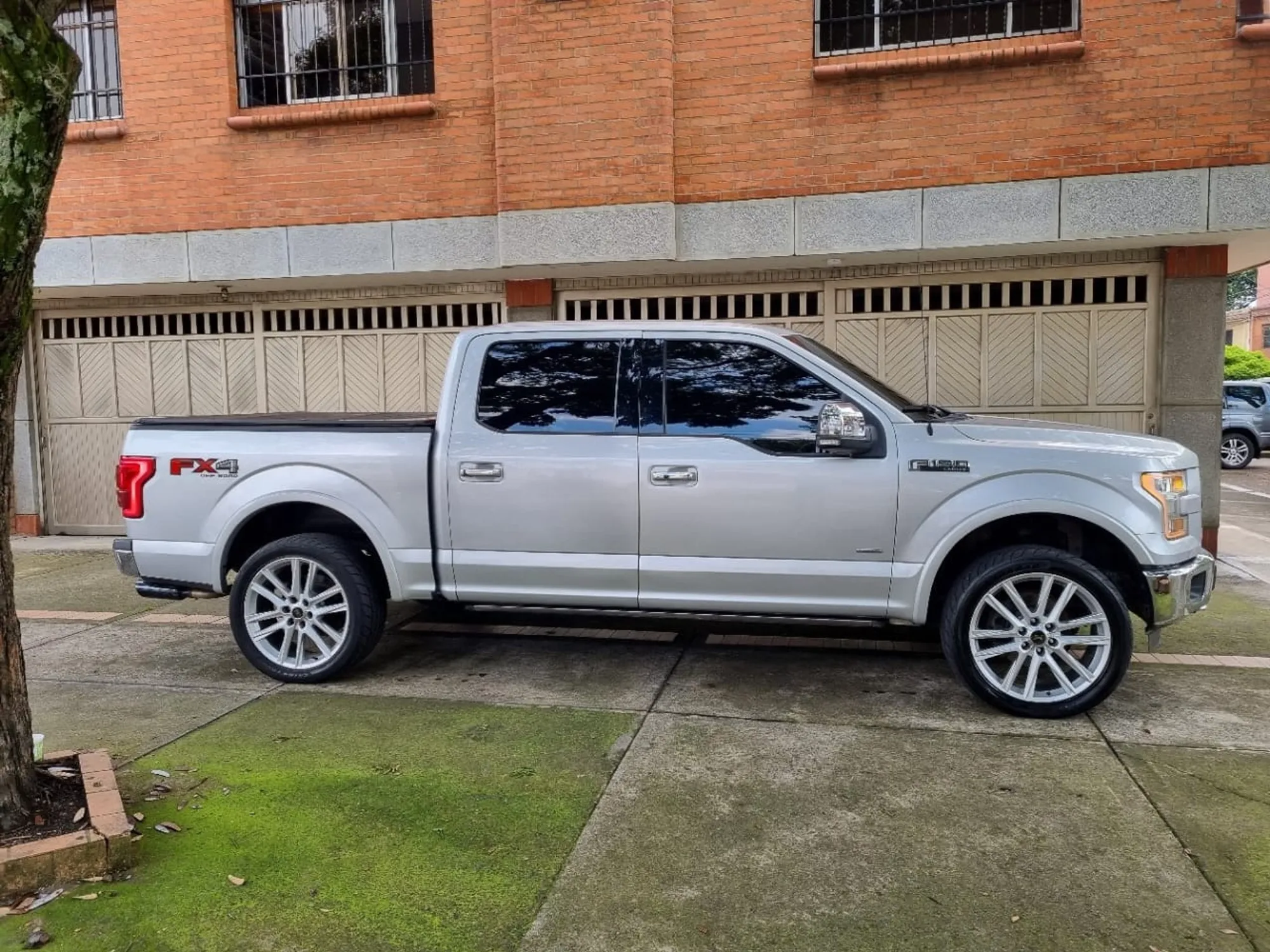 Ford F 150 lariat blindado 2 plus 