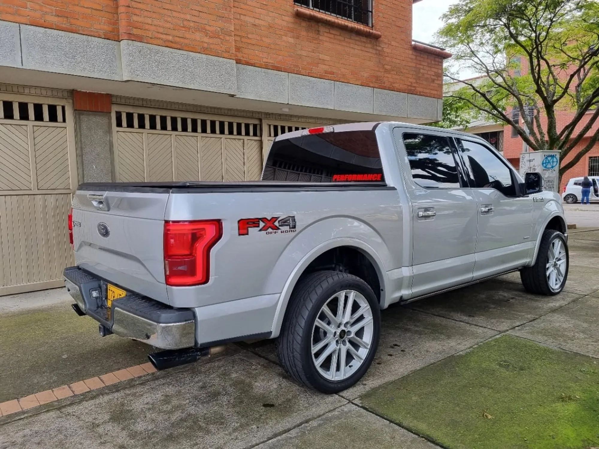 Ford F 150 lariat blindado 2 plus 
