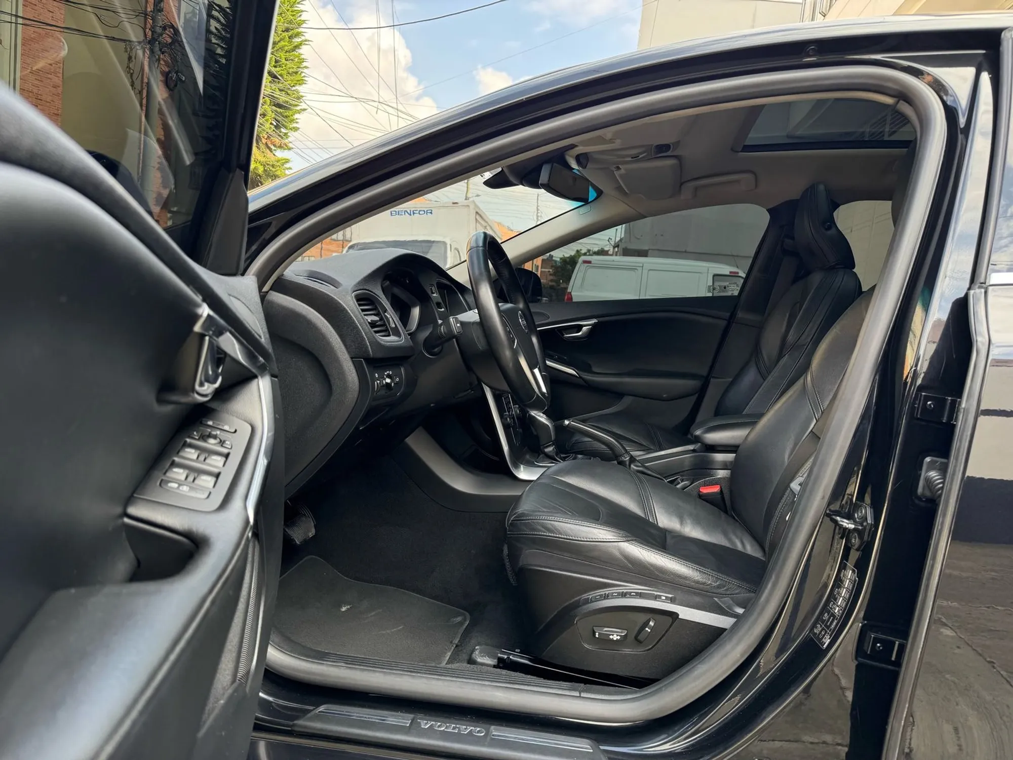 Volvo V40 2.0T T5 Premium 2013