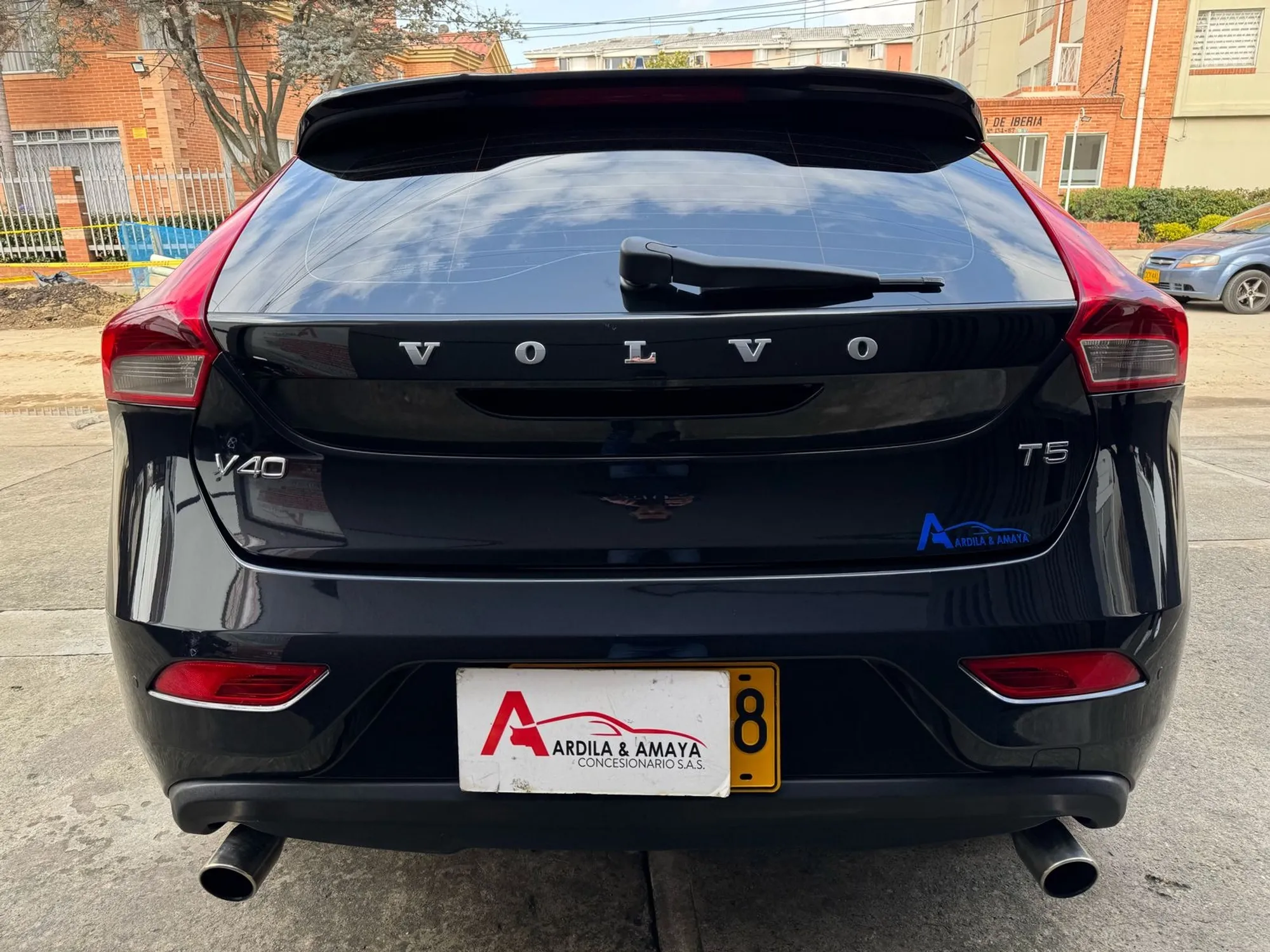 Volvo V40 2.0T T5 Premium 2013