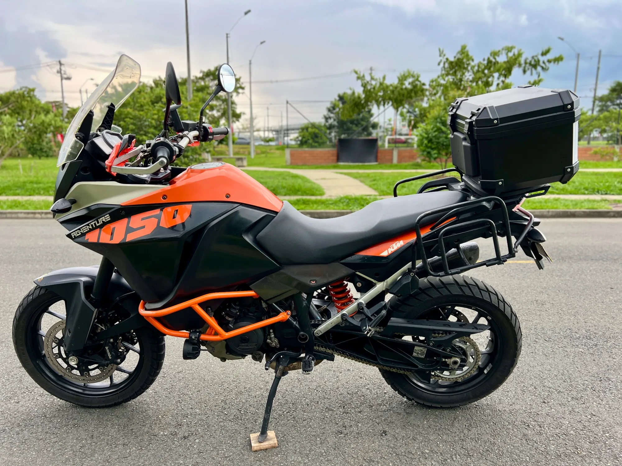 KTM 1050 2015