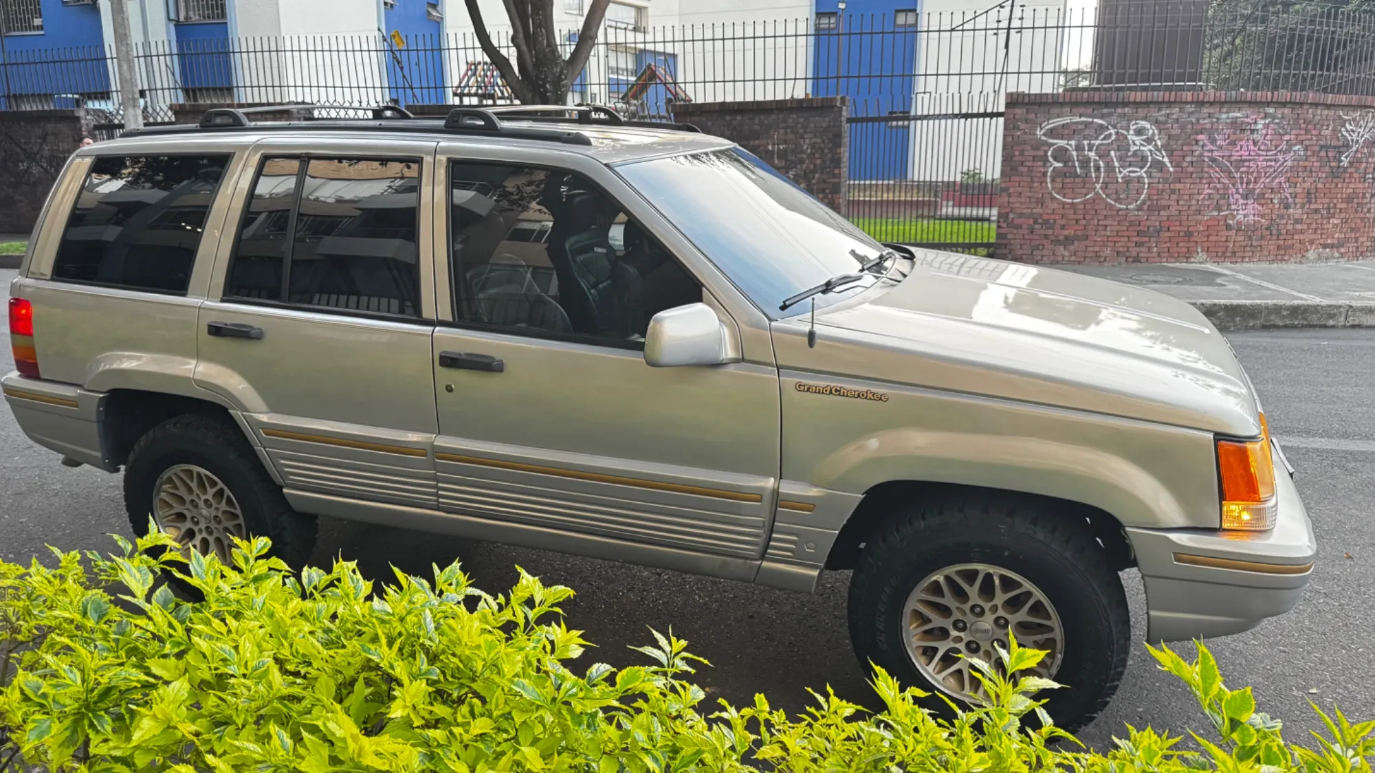 JEEP GRAND CHEROKEE LIMITED AMERICANA MODELO 95 