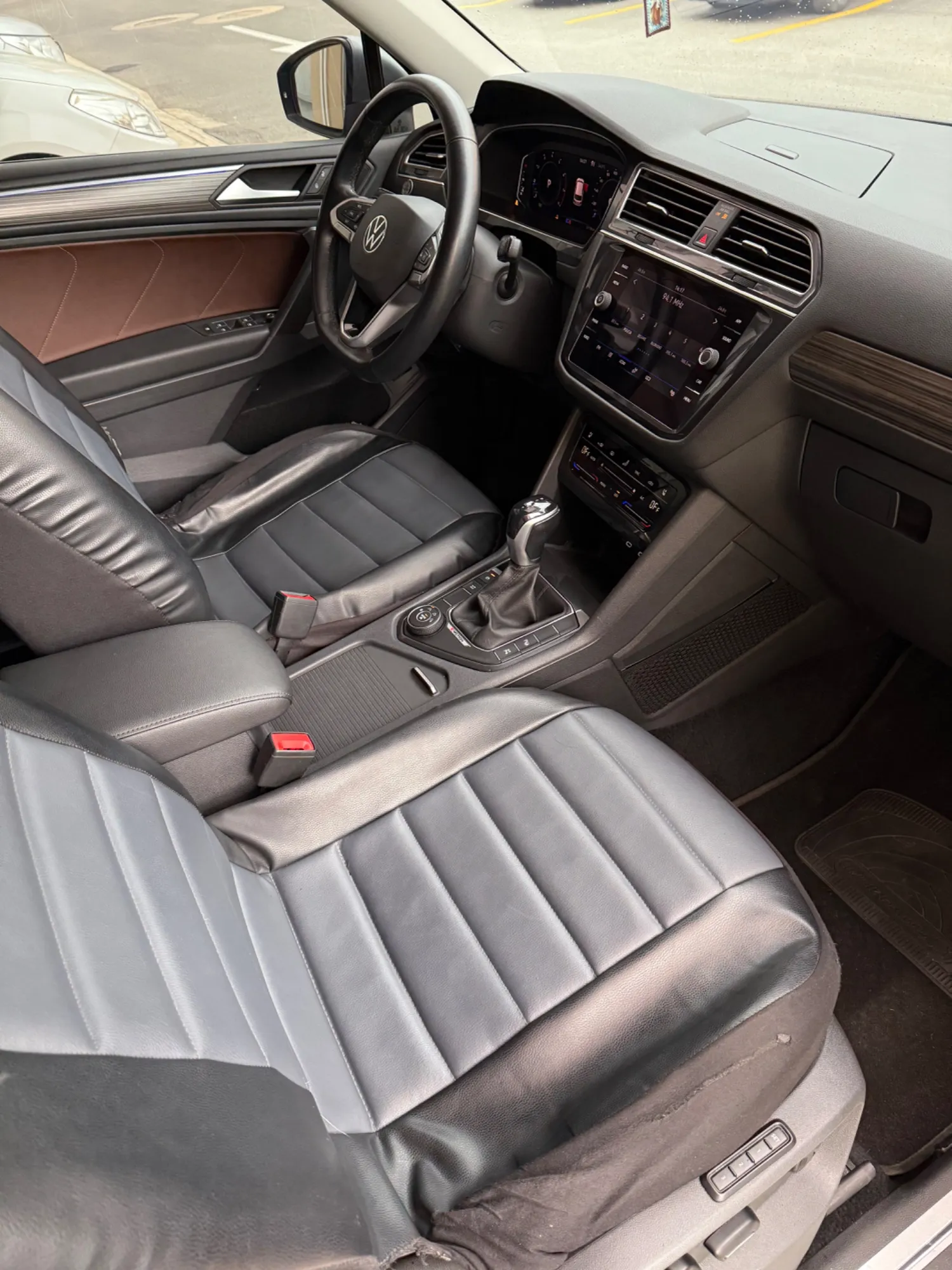 VOLKSWAGEN TIGUAN ELEGANCE 240 TSI 2022 38.000KM