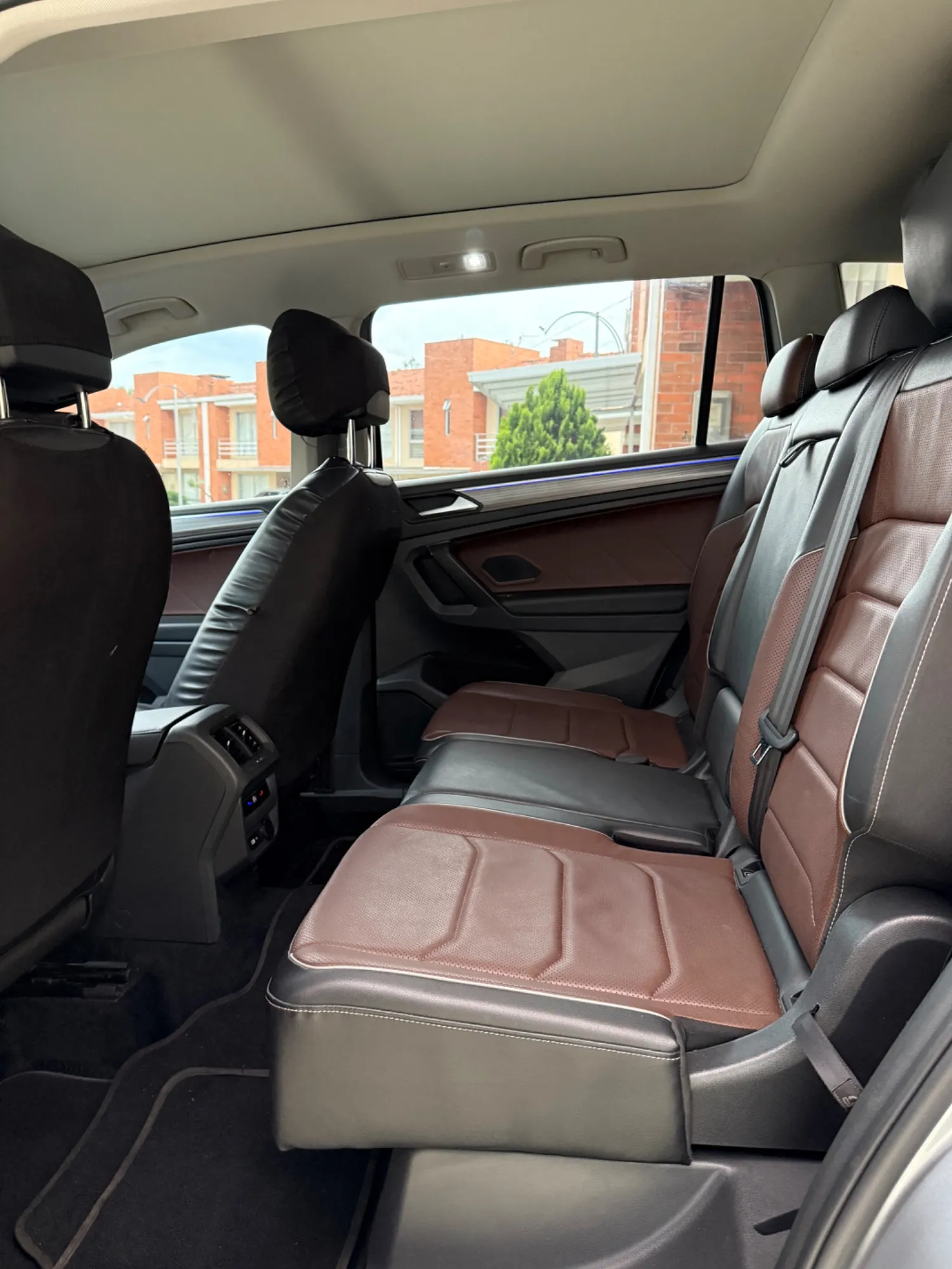 VOLKSWAGEN TIGUAN ELEGANCE 240 TSI 2022 38.000KM