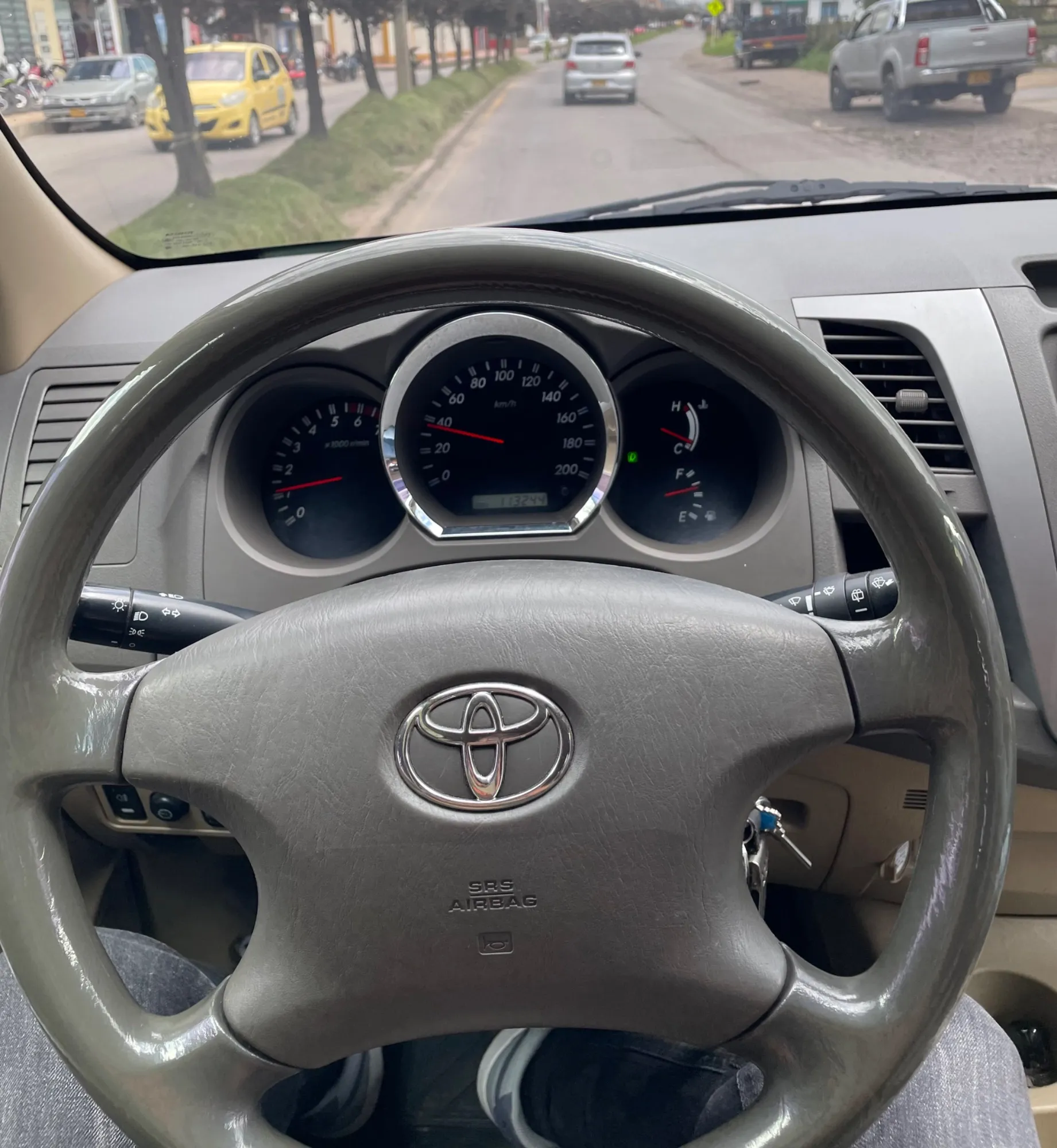 Toyota Fortuner 2011 4x4 2.7 gasolina AT