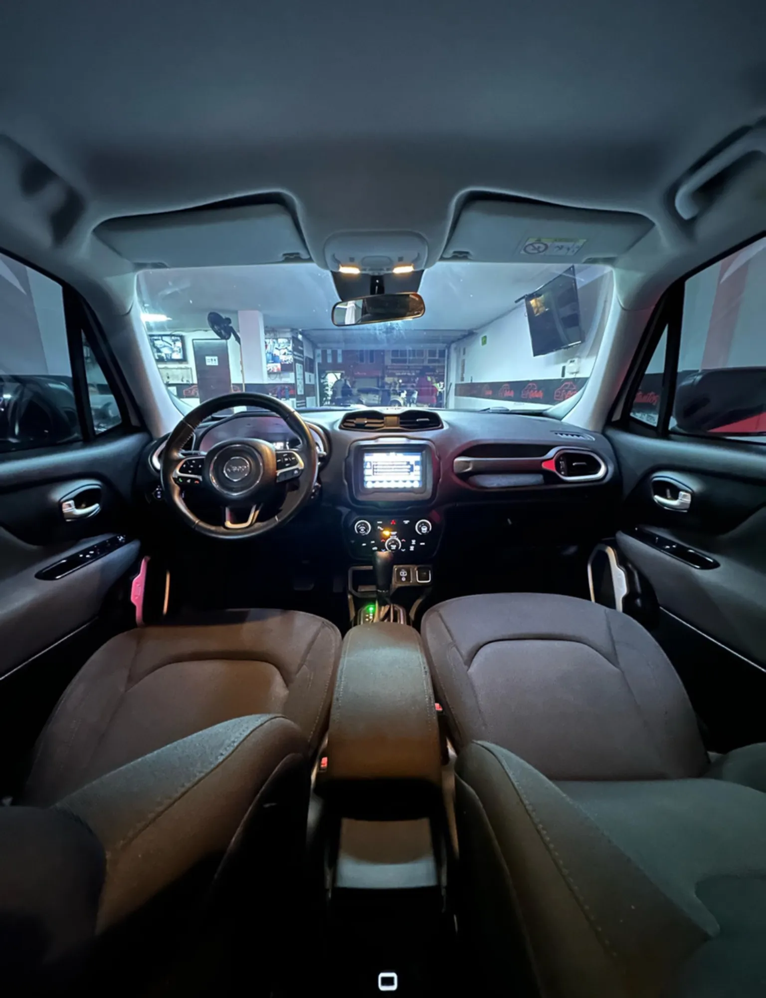 Jeep Renegade 2023