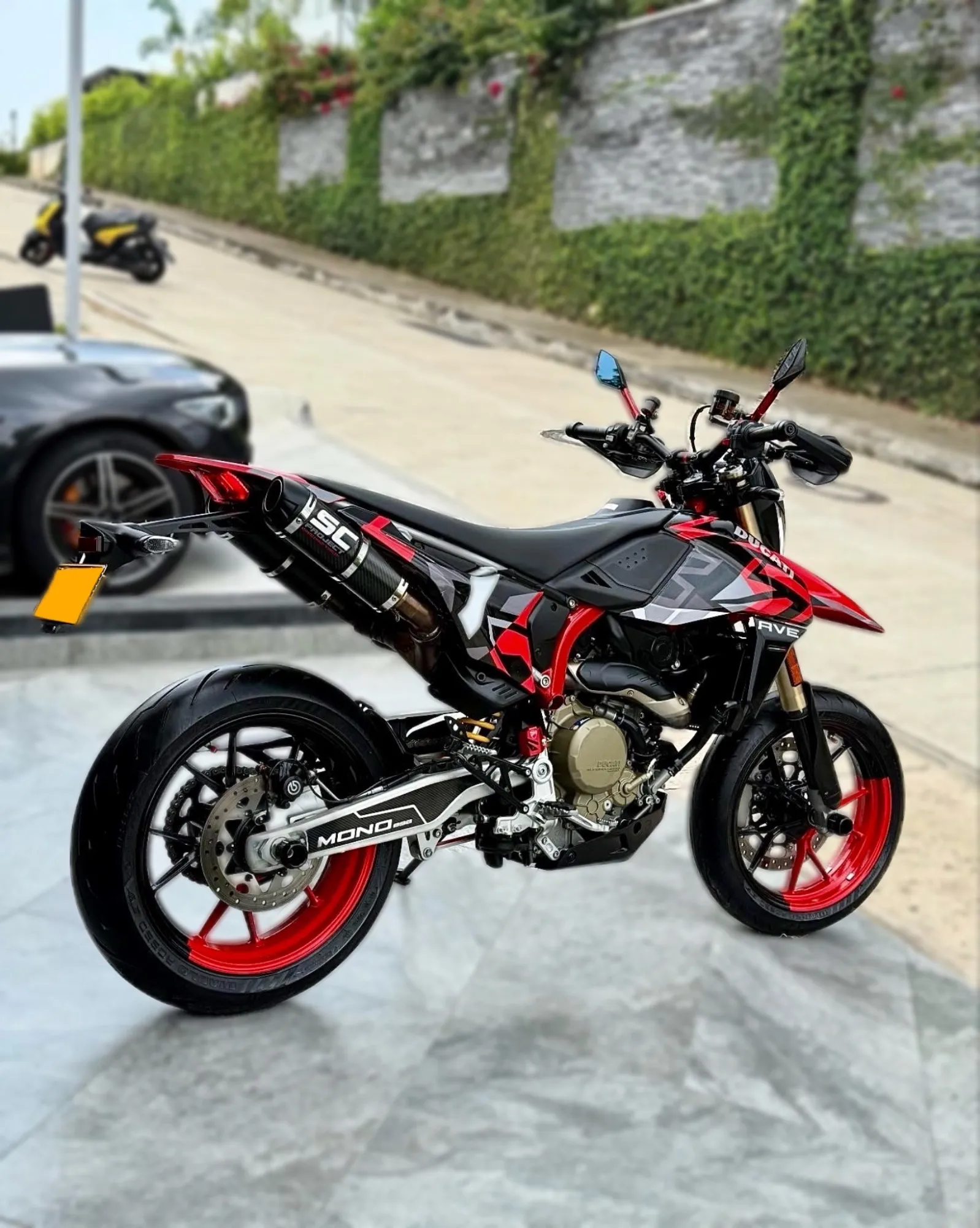 Ducati Hypermotard 698 SP 2024