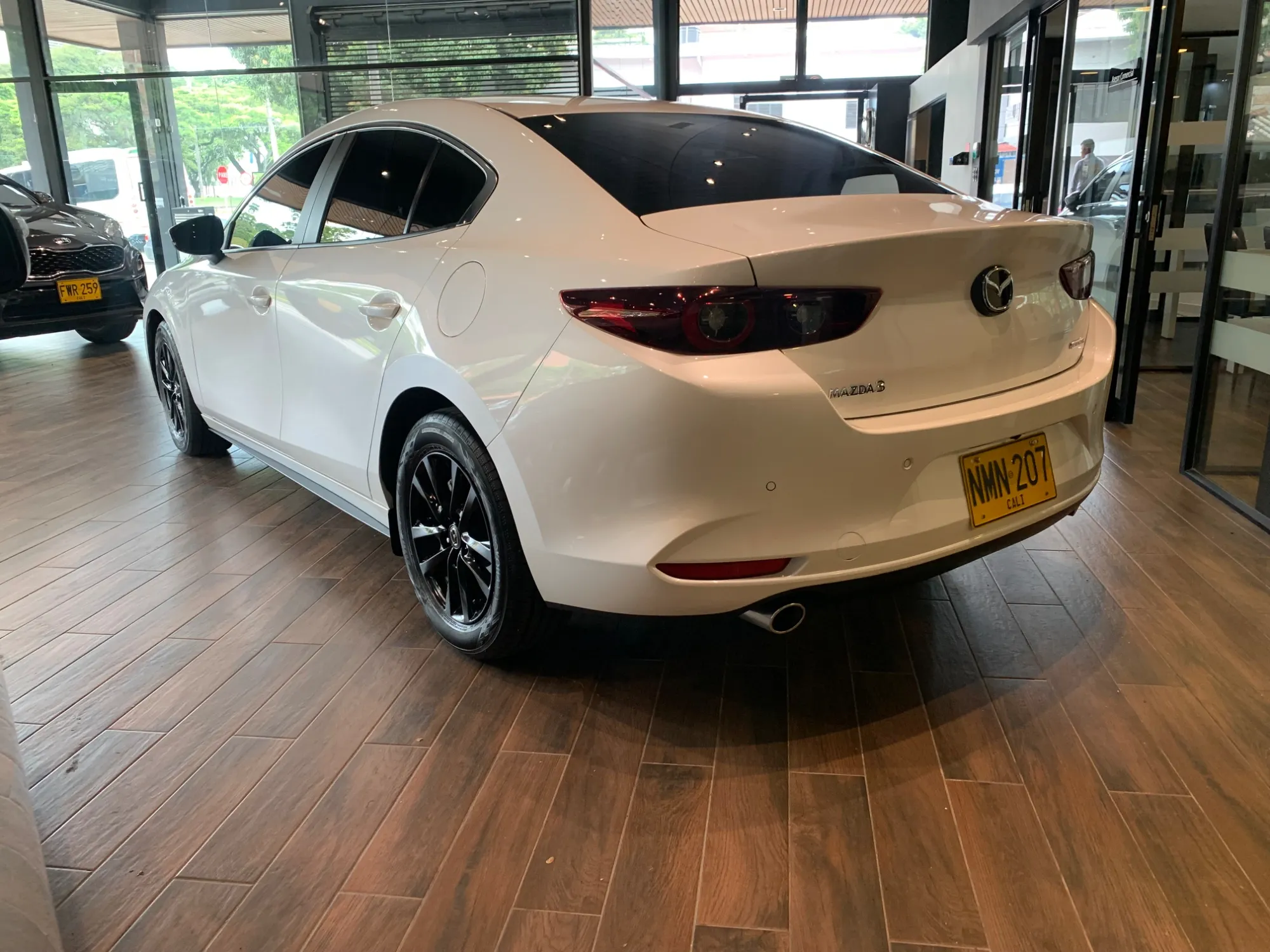 Mazda 3 touring hibrido 