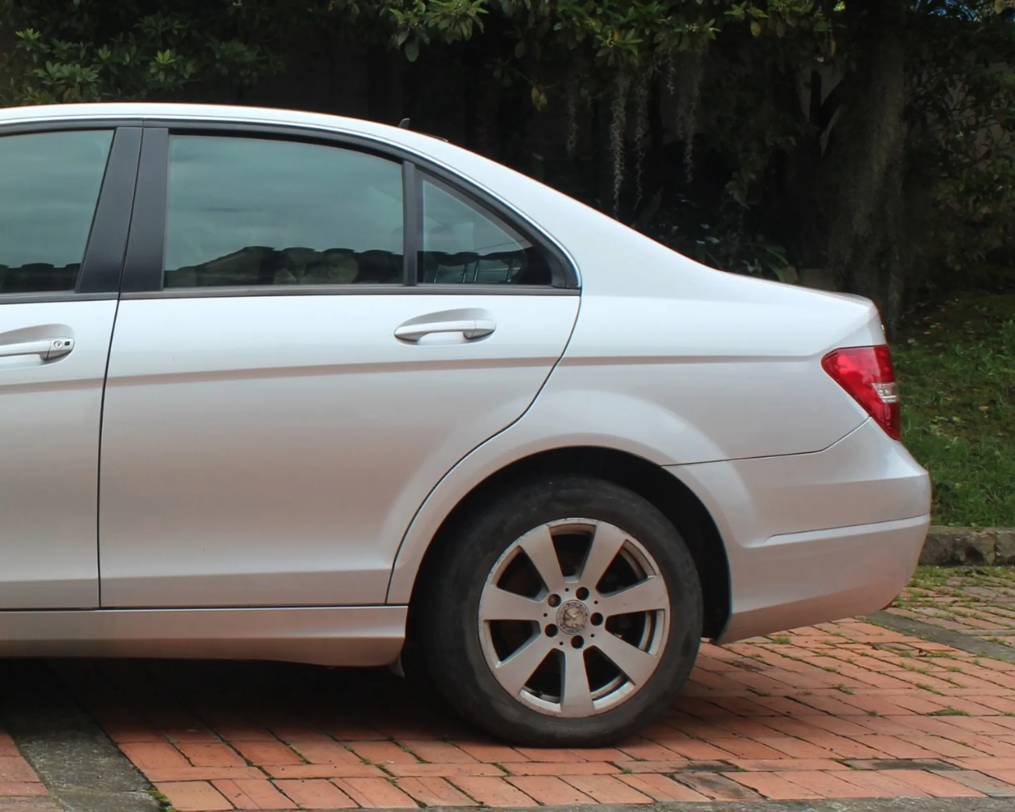 MERCEDES BENZ C180 CGI MODEL9 2012