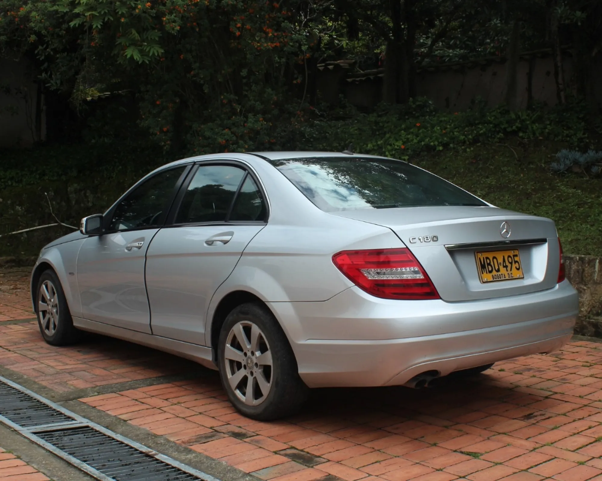 MERCEDES BENZ C180 CGI MODEL9 2012
