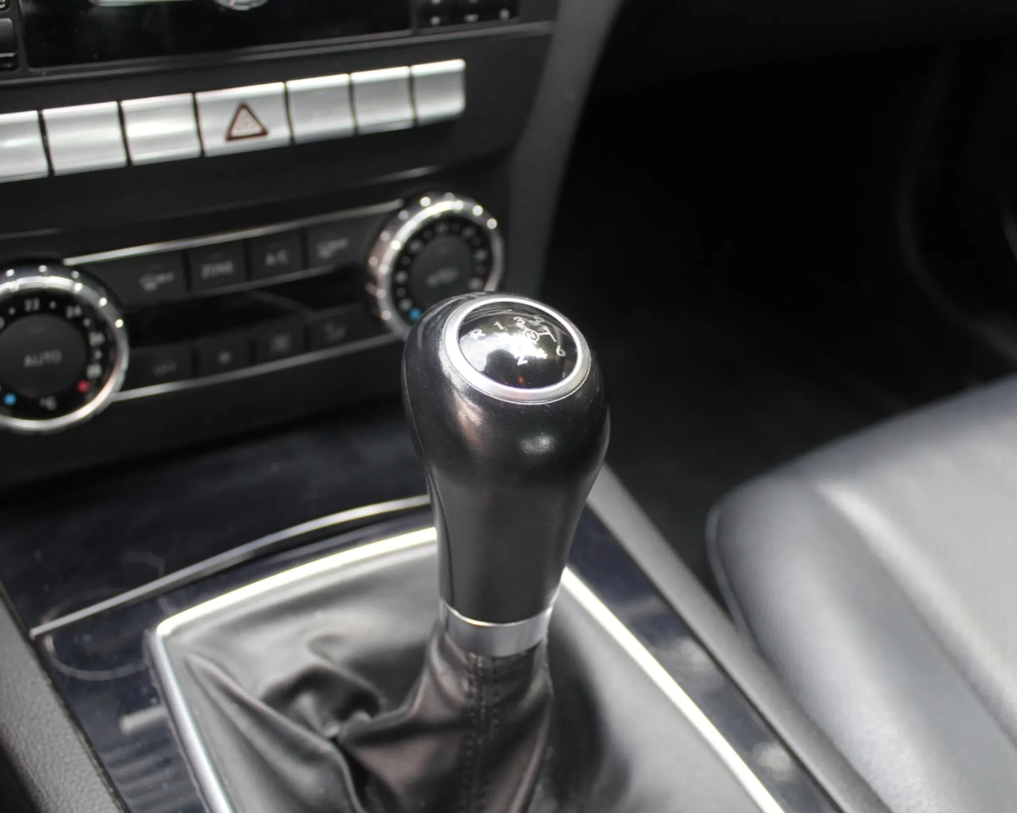 MERCEDES BENZ C180 CGI MODEL9 2012