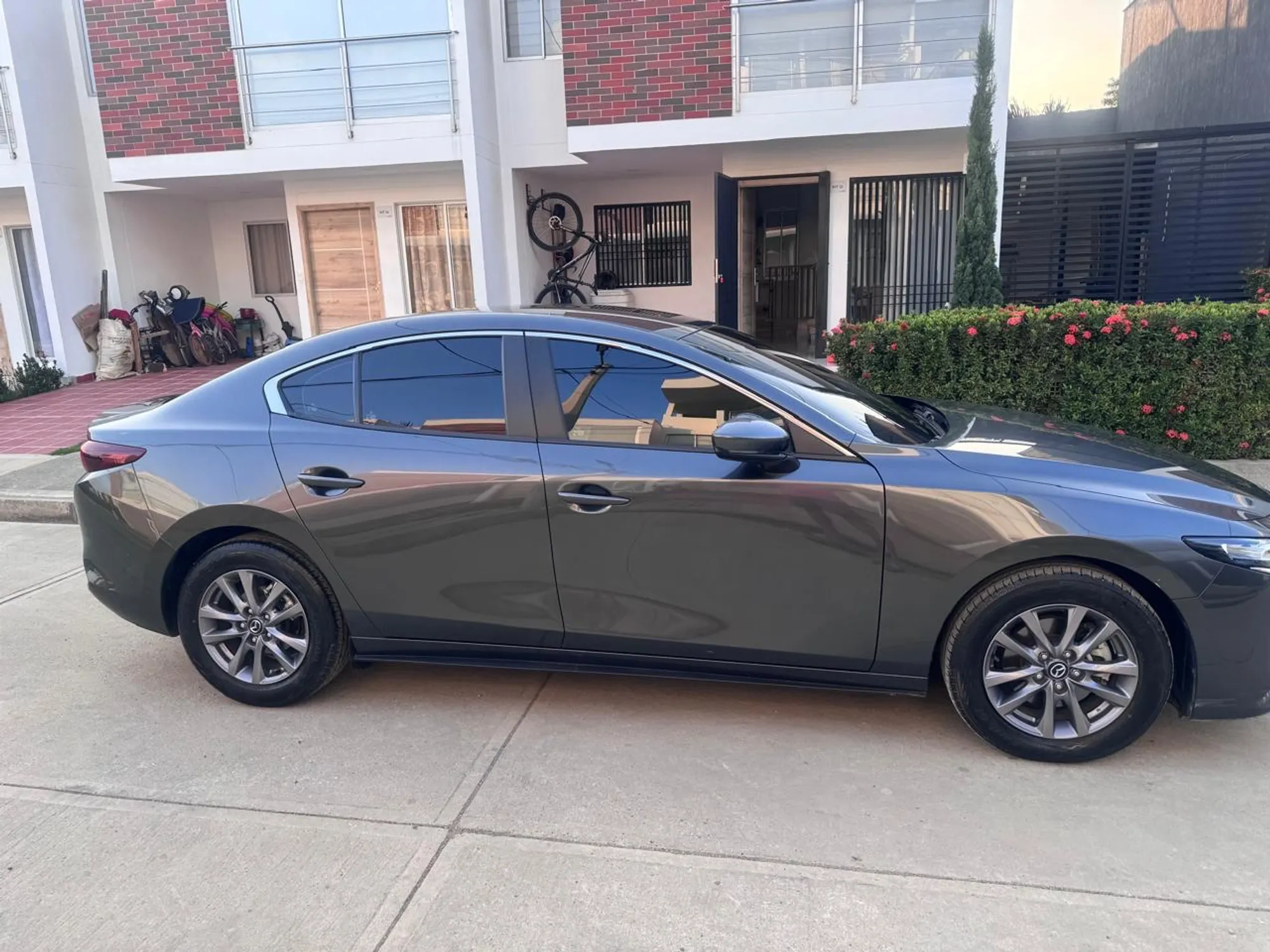 Mazda 3 touring 2024 hibrido ligero 