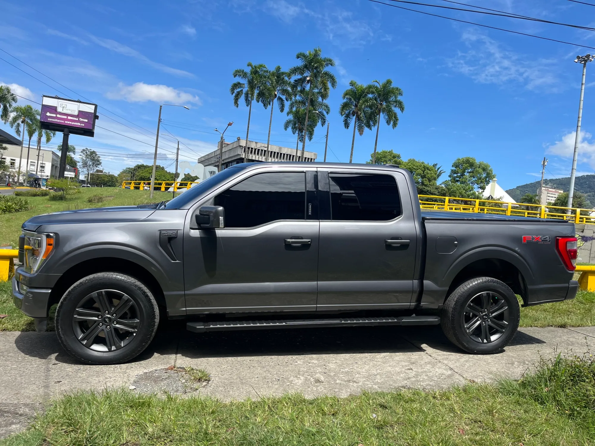 Ford F150 lariat sport 2023