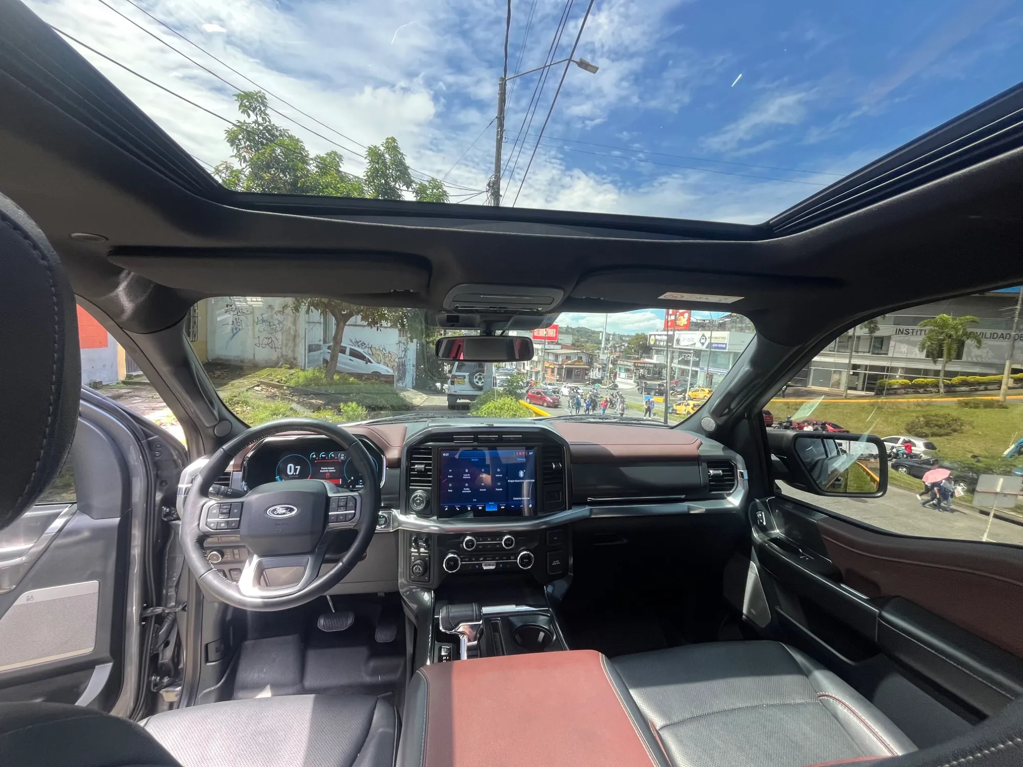 Ford F150 lariat sport 2023