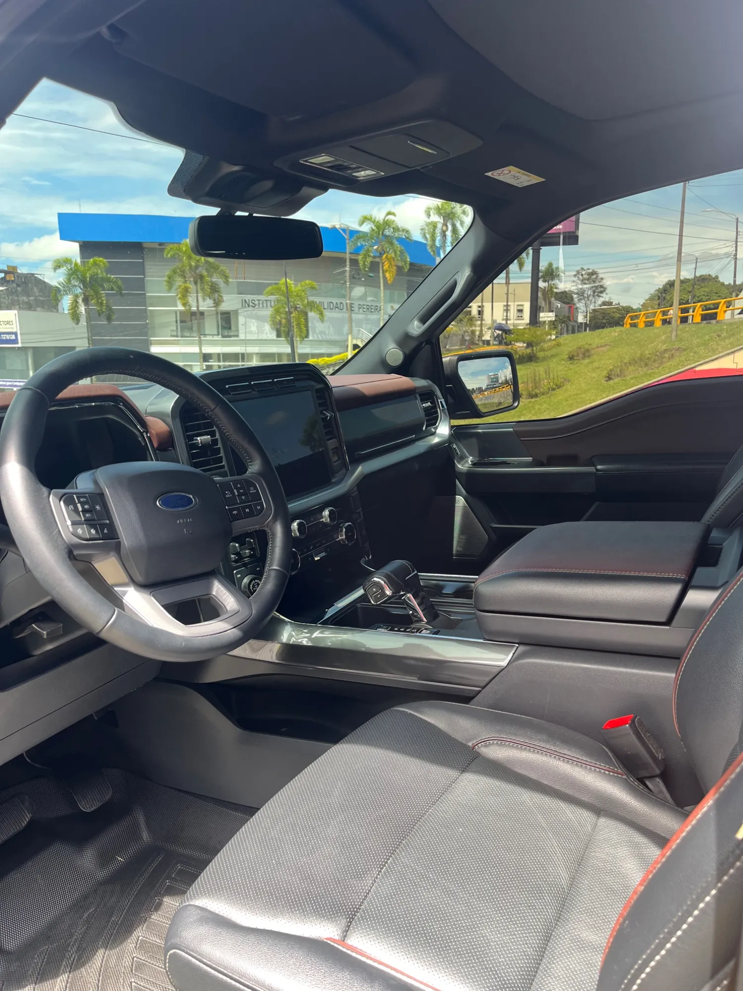 Ford F150 lariat sport 2023