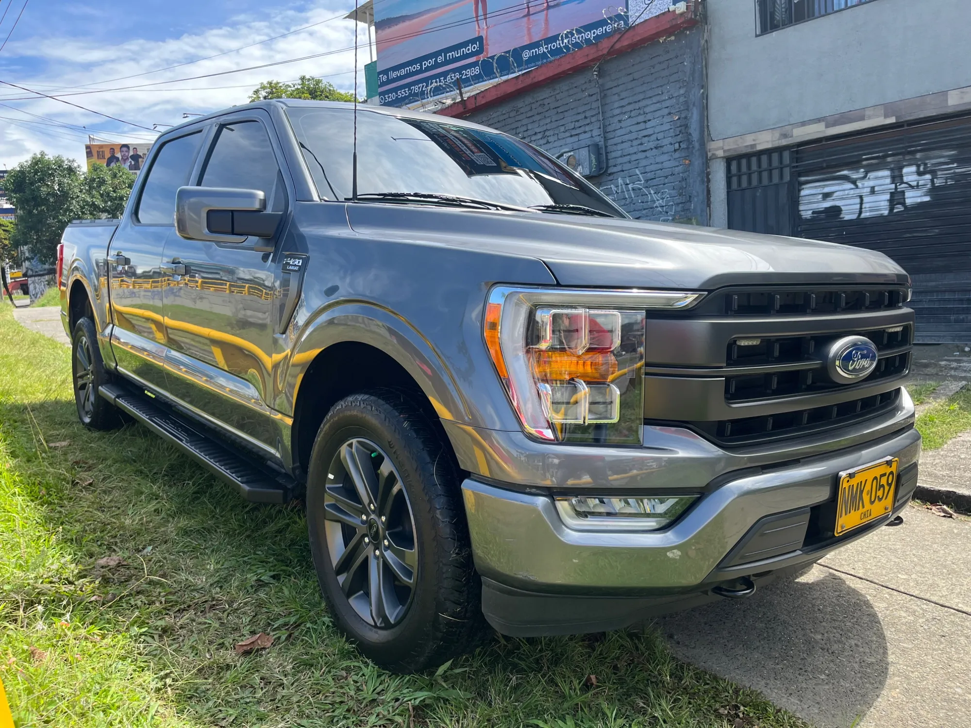 Ford F150 lariat sport 2023