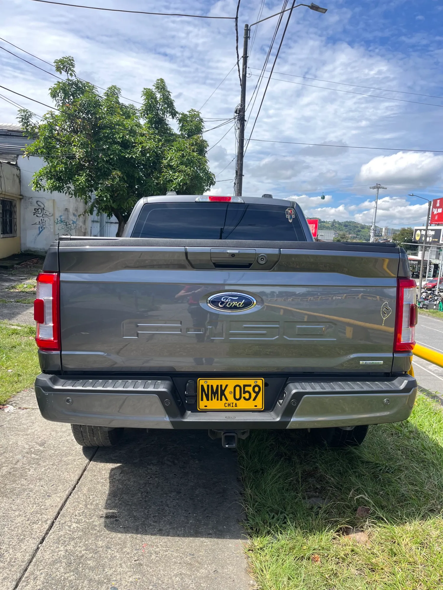 Ford F150 lariat sport 2023
