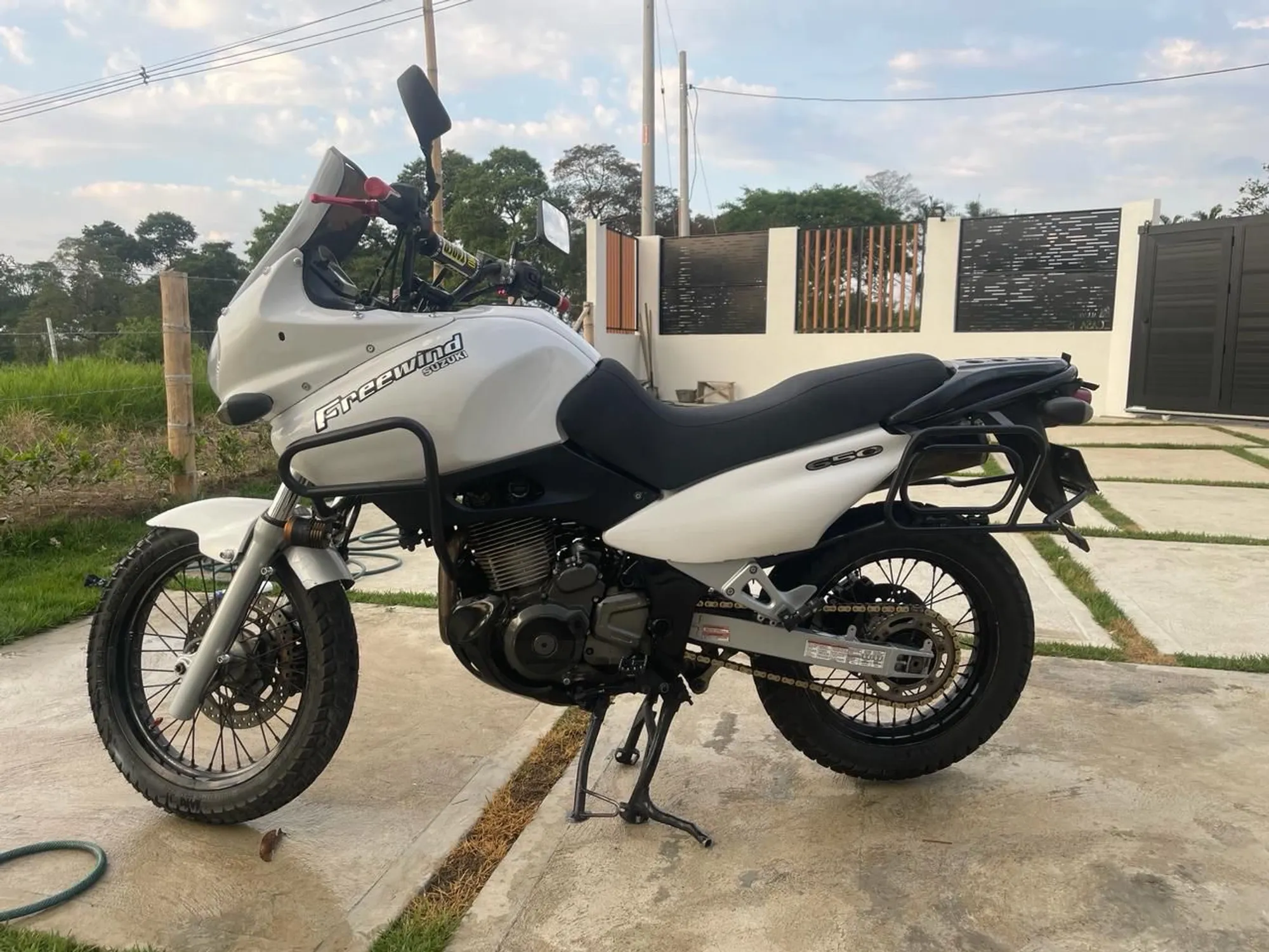 Suzuki Freewind 650 