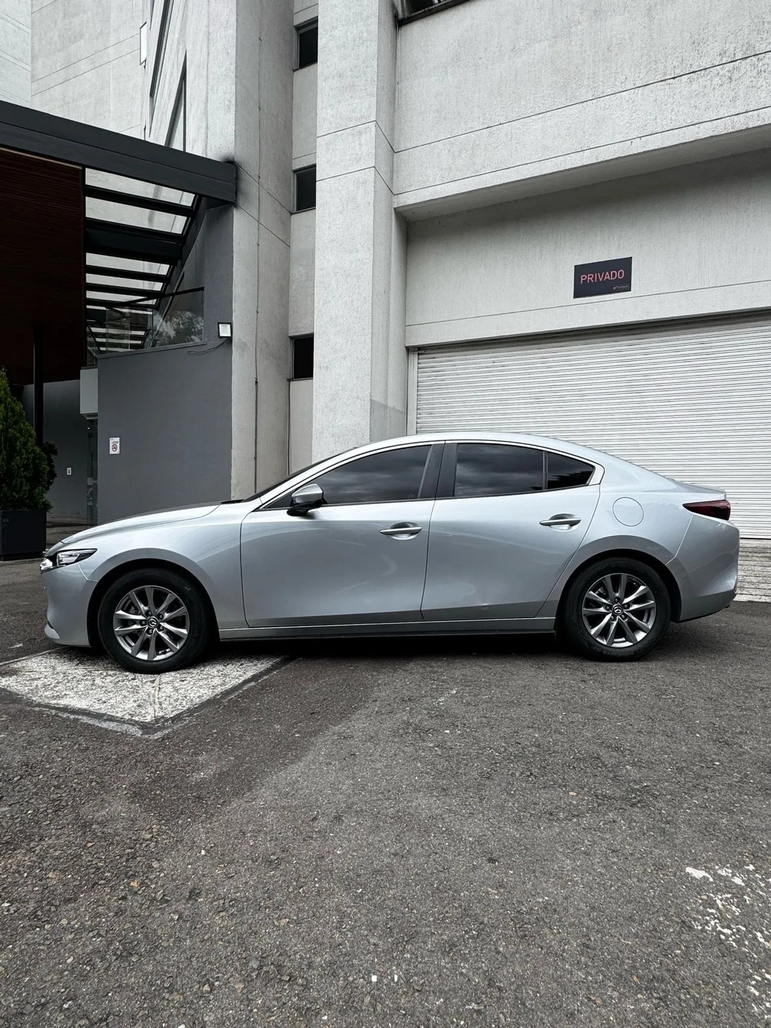 MAZDA 3 TOURING 2024 COJINERIA EN CUERO 